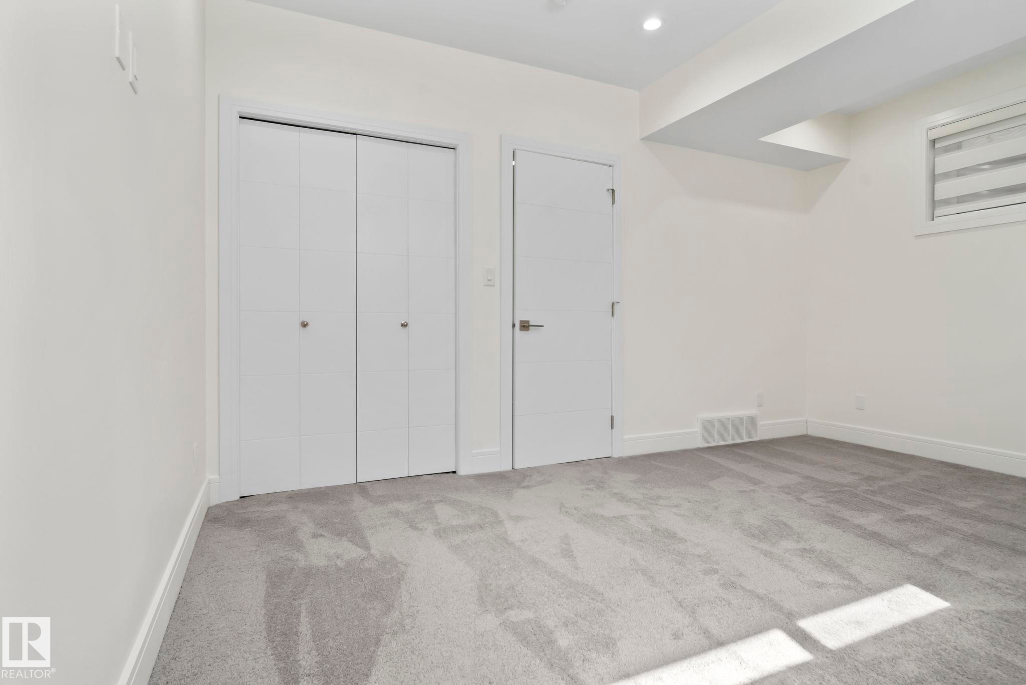 14041 101A Avenue, Edmonton, AB - Indoor Photo Showing Other Room