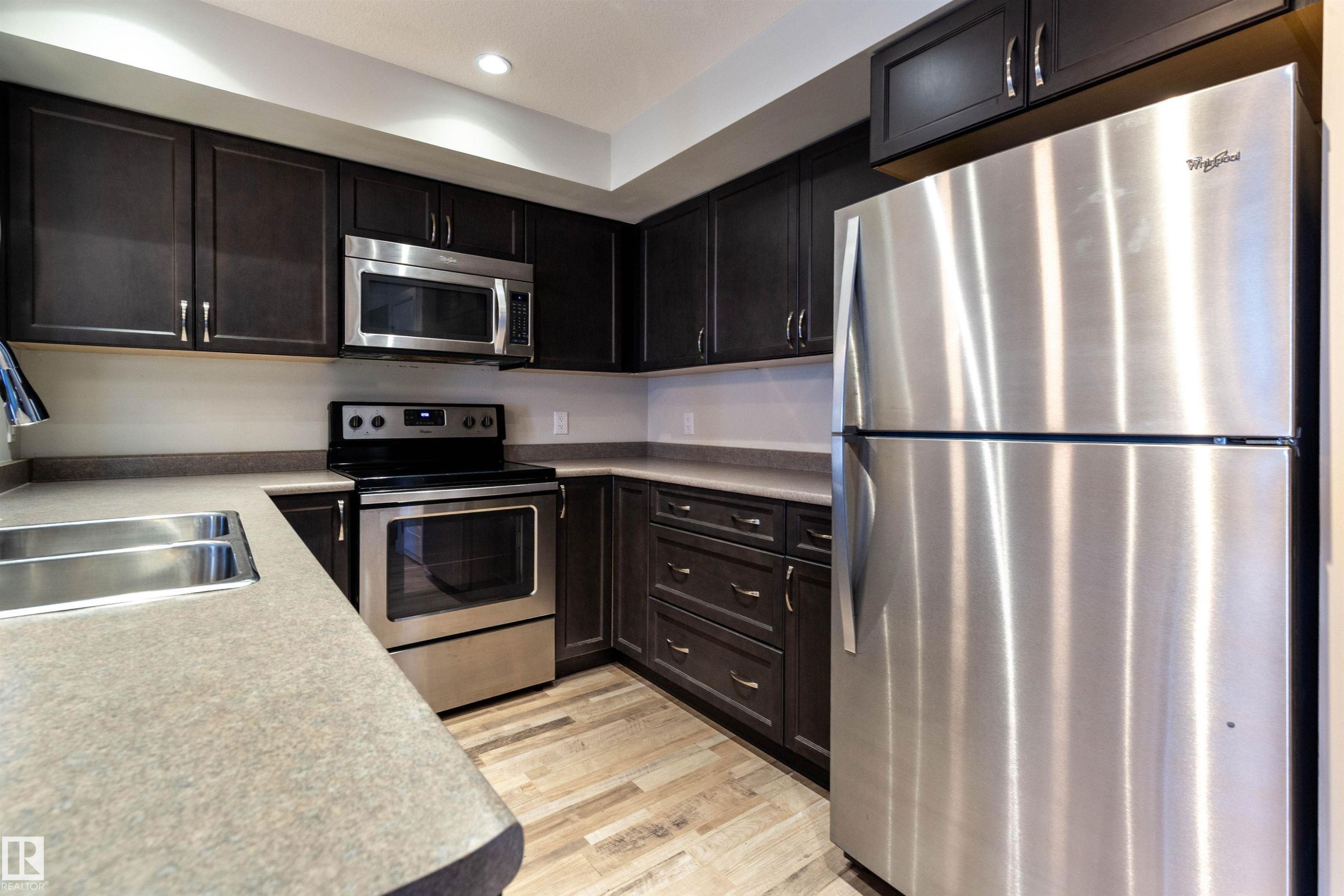 109 5029 Edgemont Boulevard, Edmonton, AB - Indoor Photo Showing Kitchen With Double Sink With Upgraded Kitchen