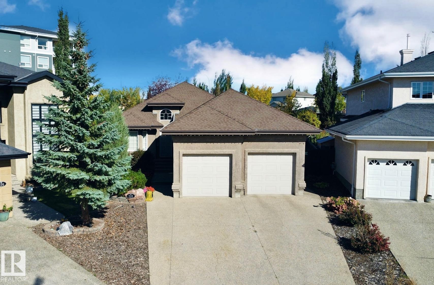 928 Thompson Place, Edmonton, AB - Outdoor