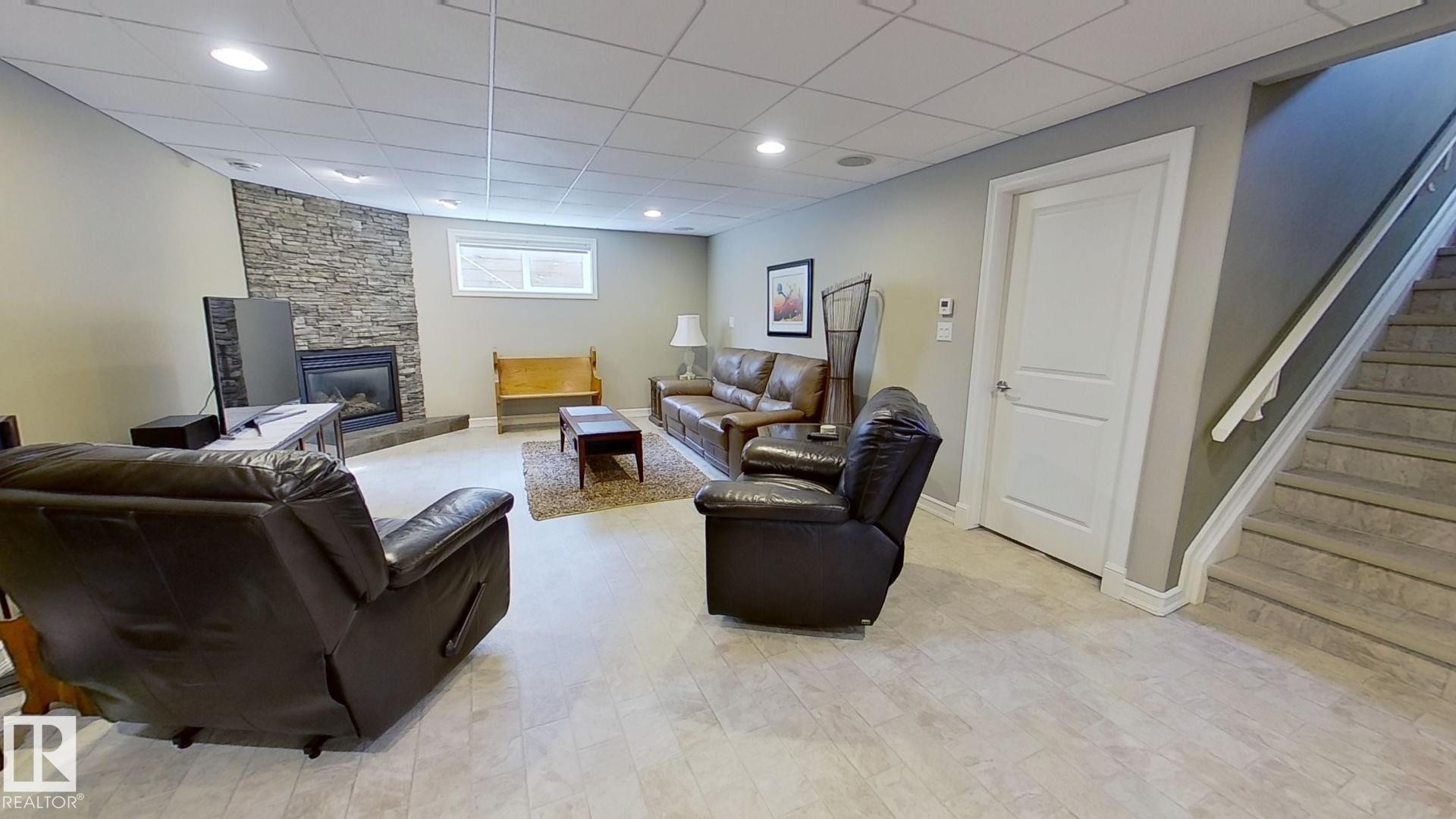 928 Thompson Place, Edmonton, AB - Indoor With Fireplace