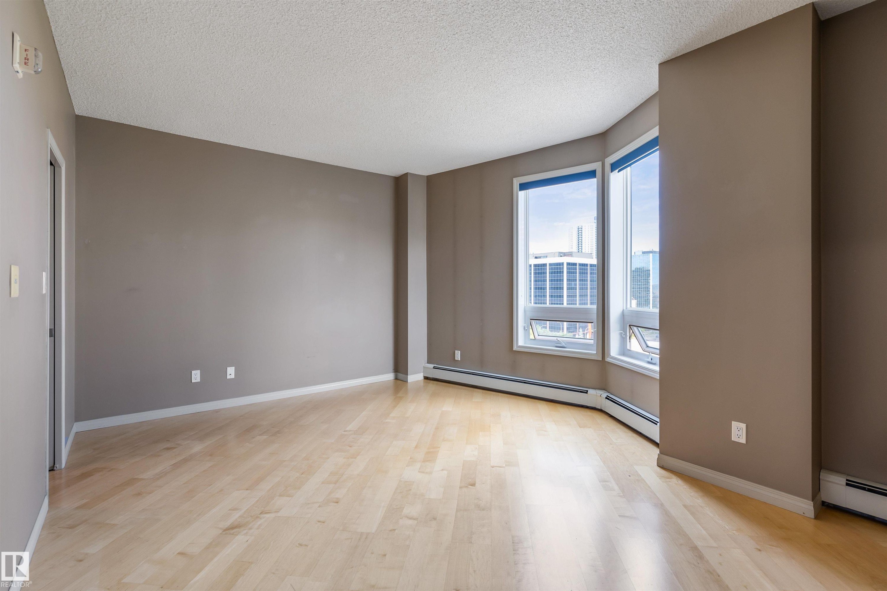 901 10504 99 Avenue, Edmonton, AB - Indoor Photo Showing Other Room