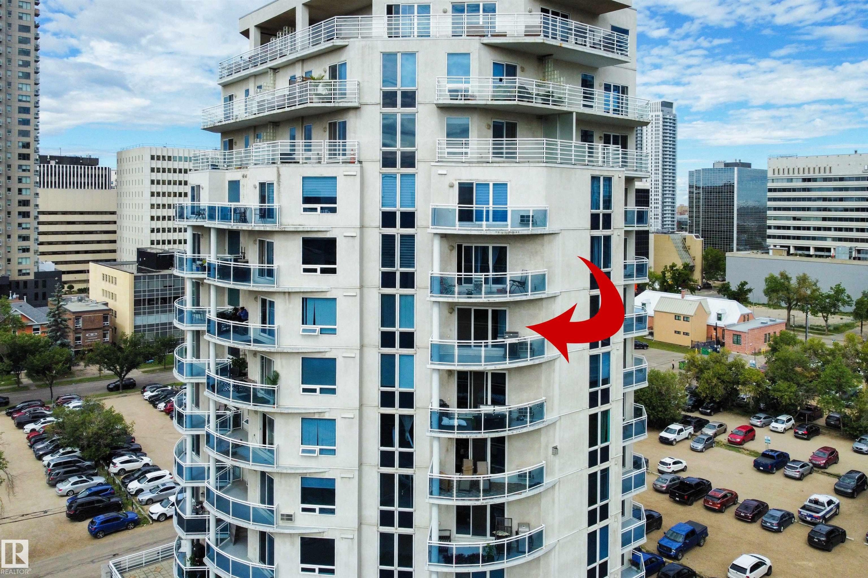 901 10504 99 Avenue, Edmonton, AB - Outdoor