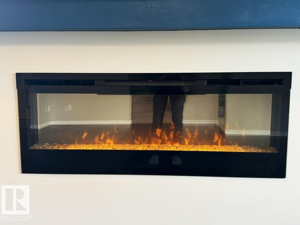 Detailed view - 4303 Prowse Link, Edmonton, AB - Indoor Photo Showing Other Room