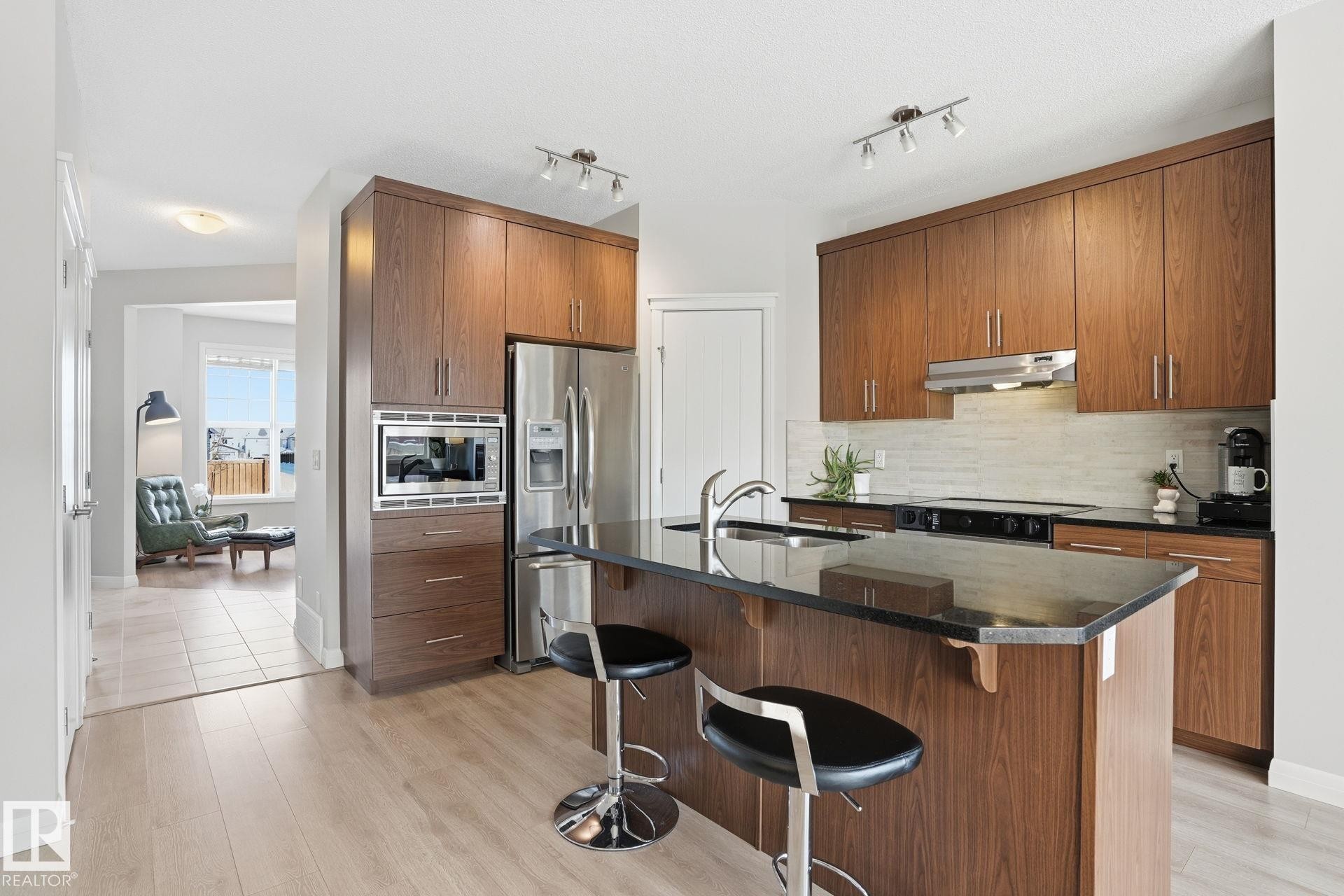1148 Mcconachie Boulevard, Edmonton, AB - Indoor Photo Showing Kitchen With Stainless Steel Kitchen With Upgraded Kitchen