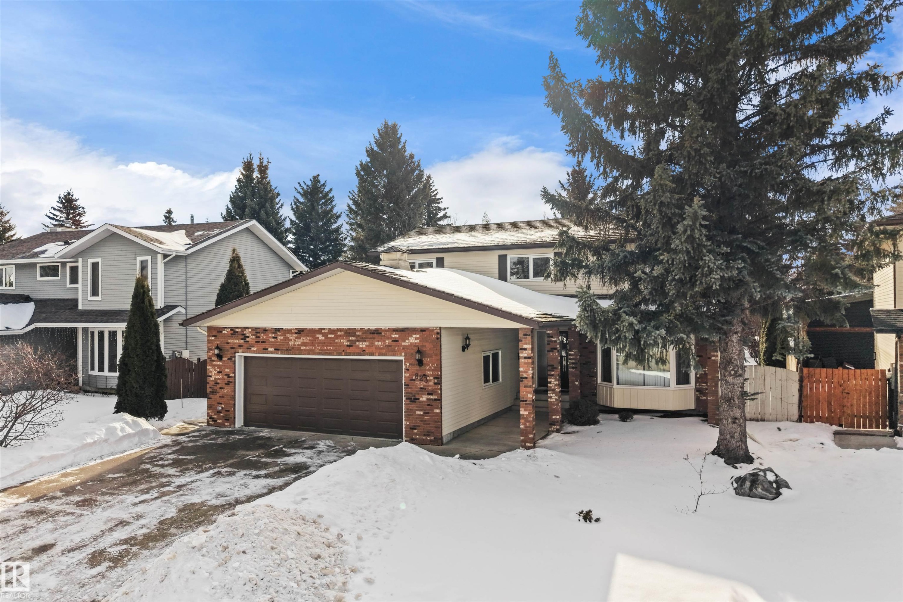 823 Richards Crescent, Edmonton, AB - Outdoor With Facade