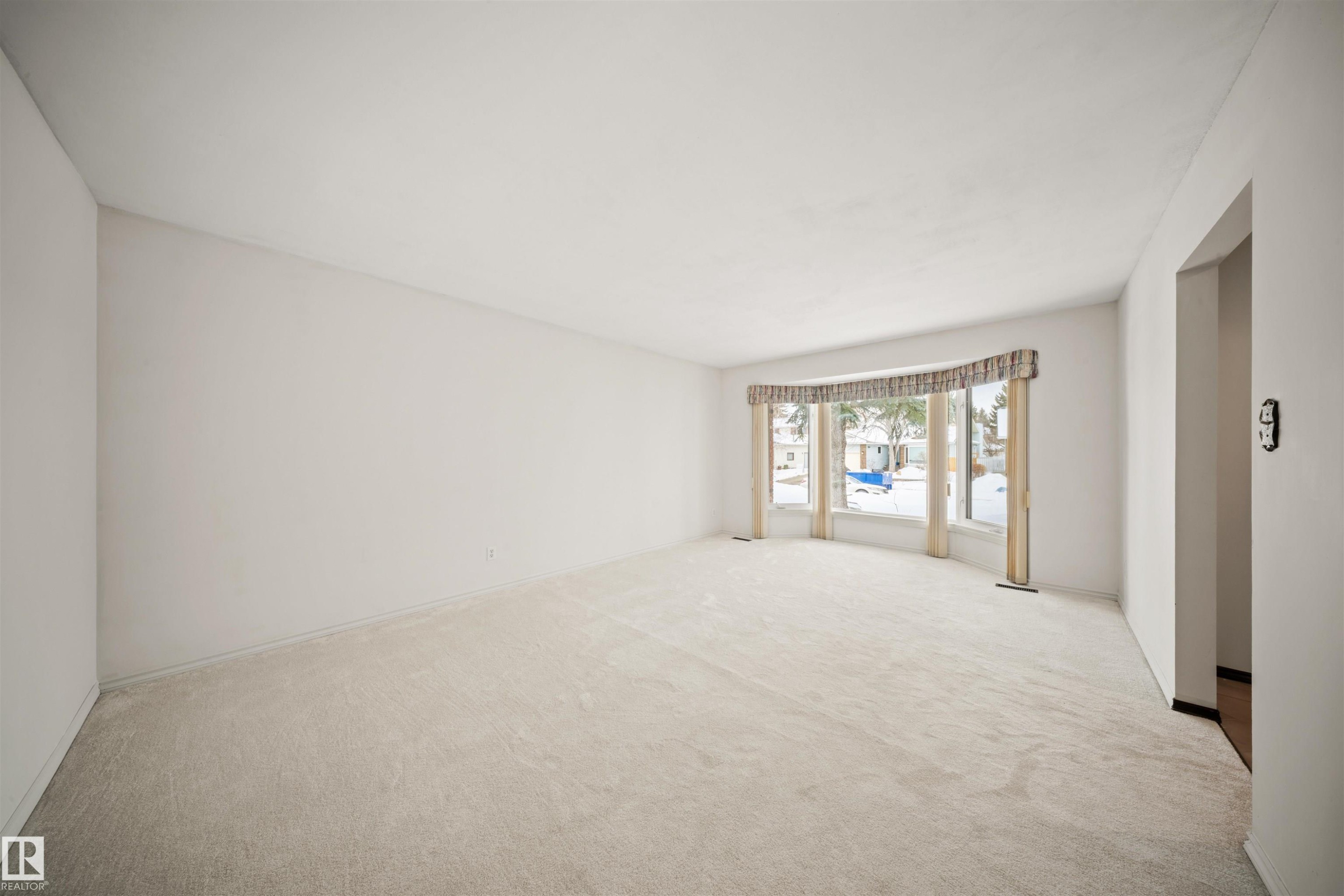 823 Richards Crescent, Edmonton, AB - Indoor Photo Showing Other Room