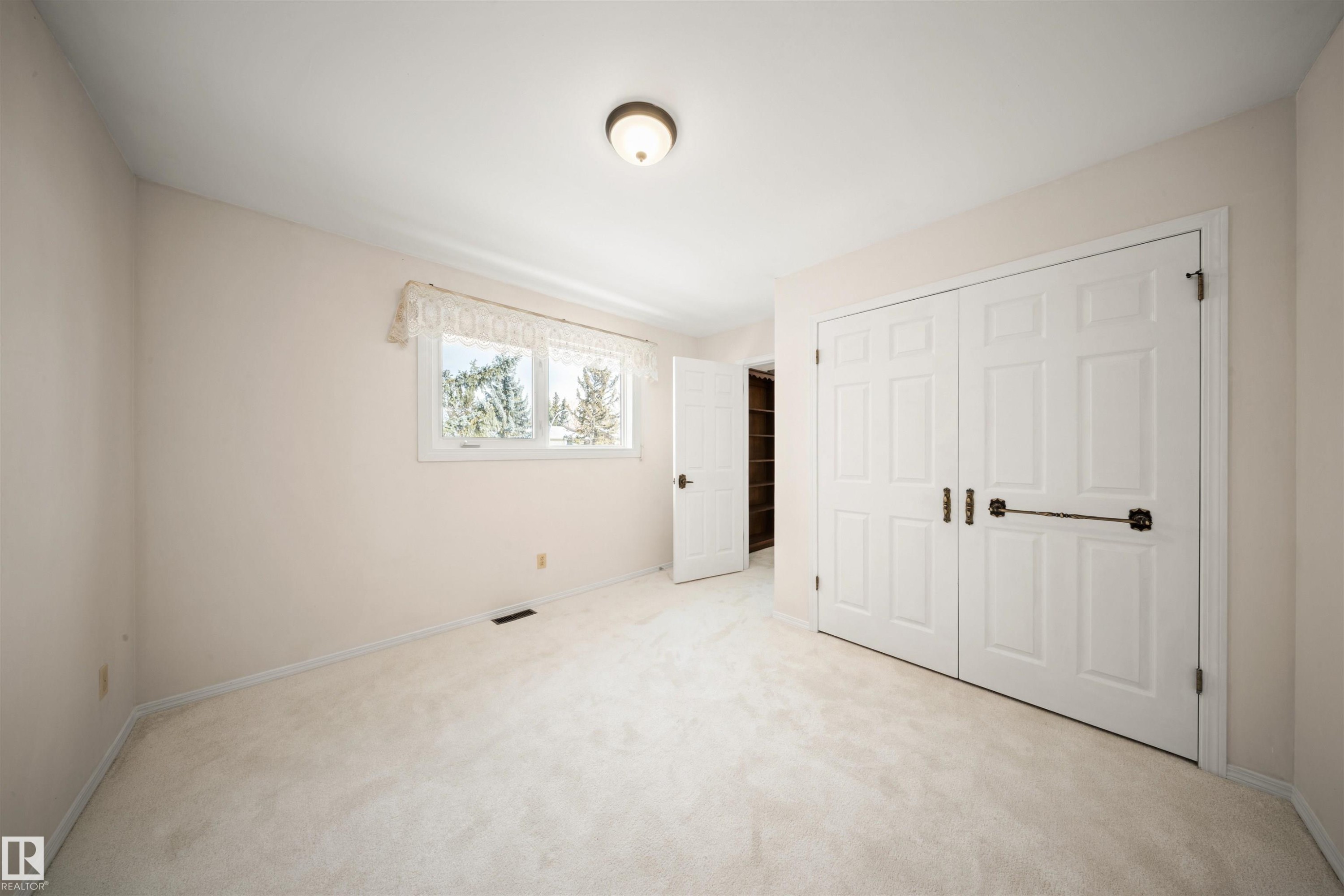 823 Richards Crescent, Edmonton, AB - Indoor Photo Showing Other Room