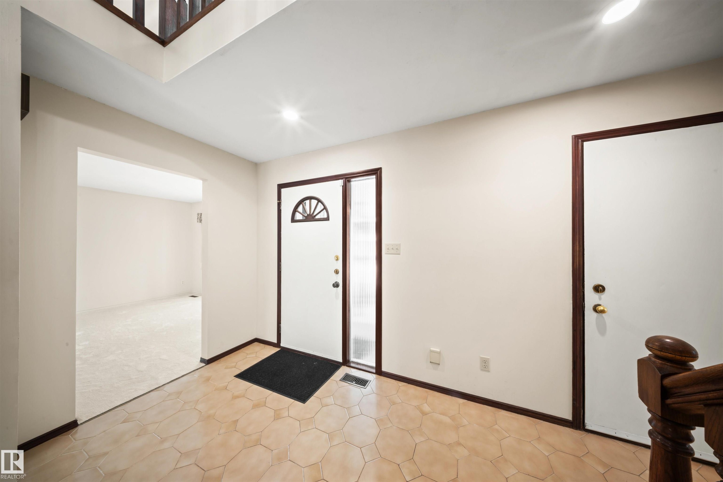 823 Richards Crescent, Edmonton, AB - Indoor Photo Showing Other Room