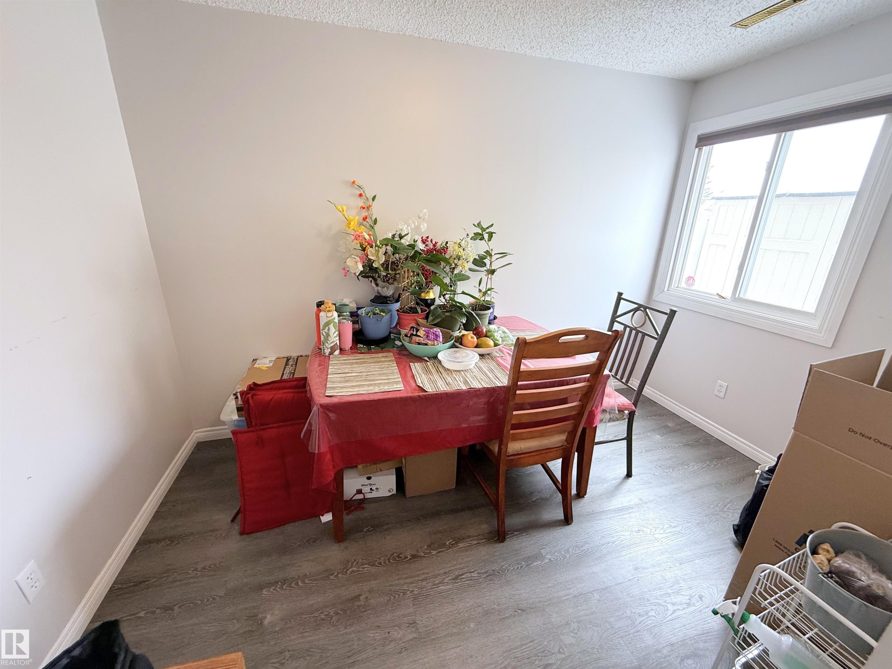 157 Lancaster Terrace, Edmonton, AB - Indoor