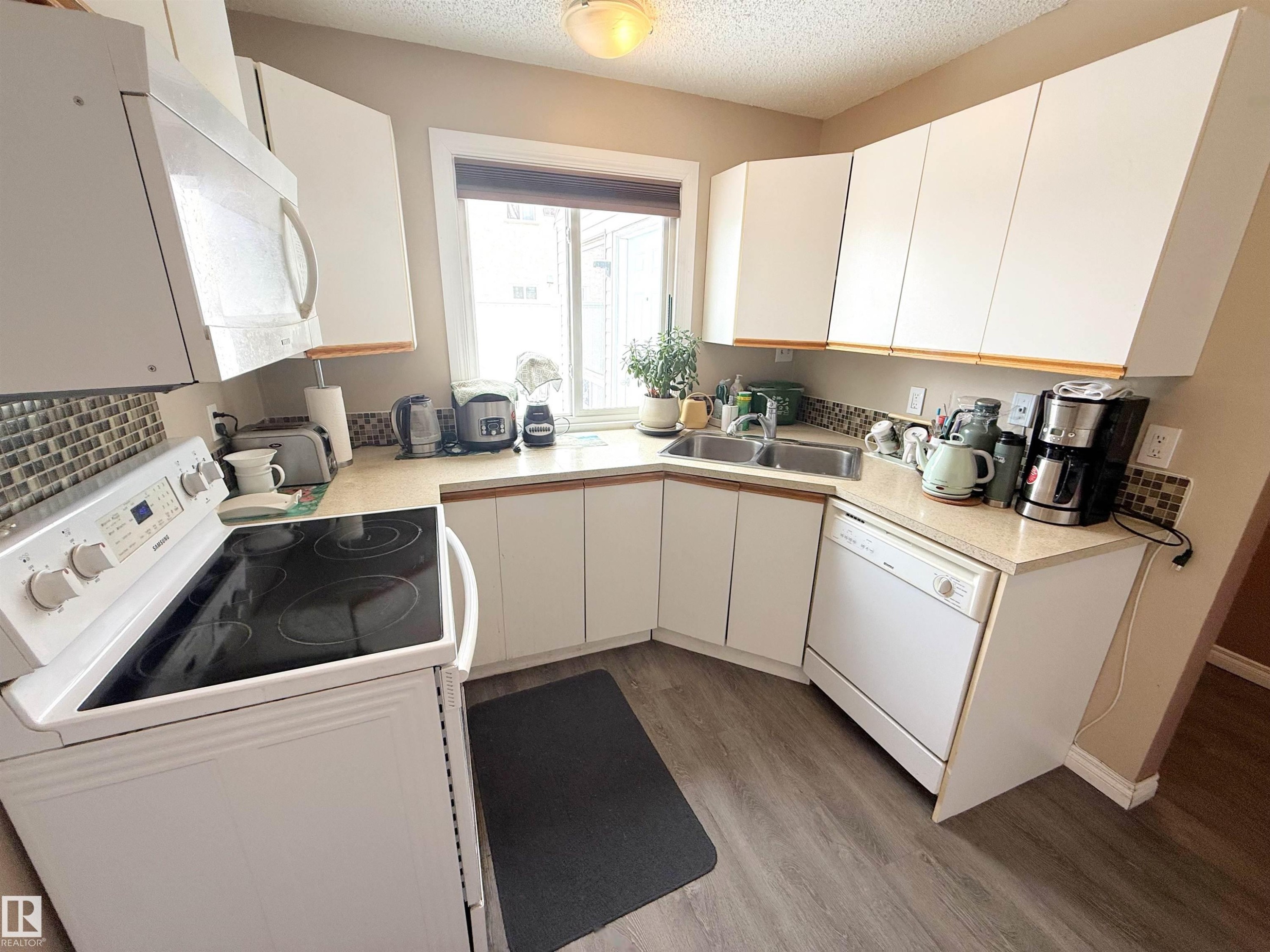 157 Lancaster Terrace, Edmonton, AB - Indoor