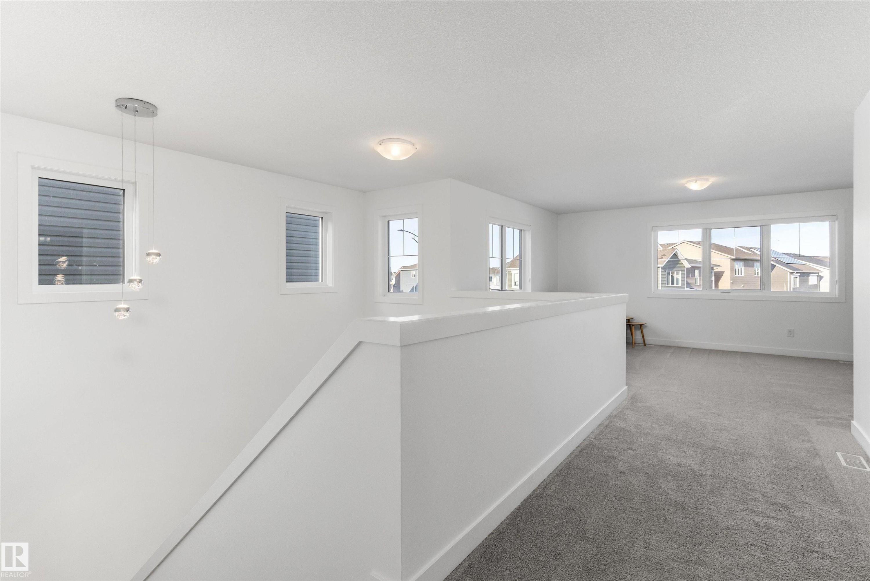 20007 16 Avenue, Edmonton, AB - Indoor Photo Showing Other Room