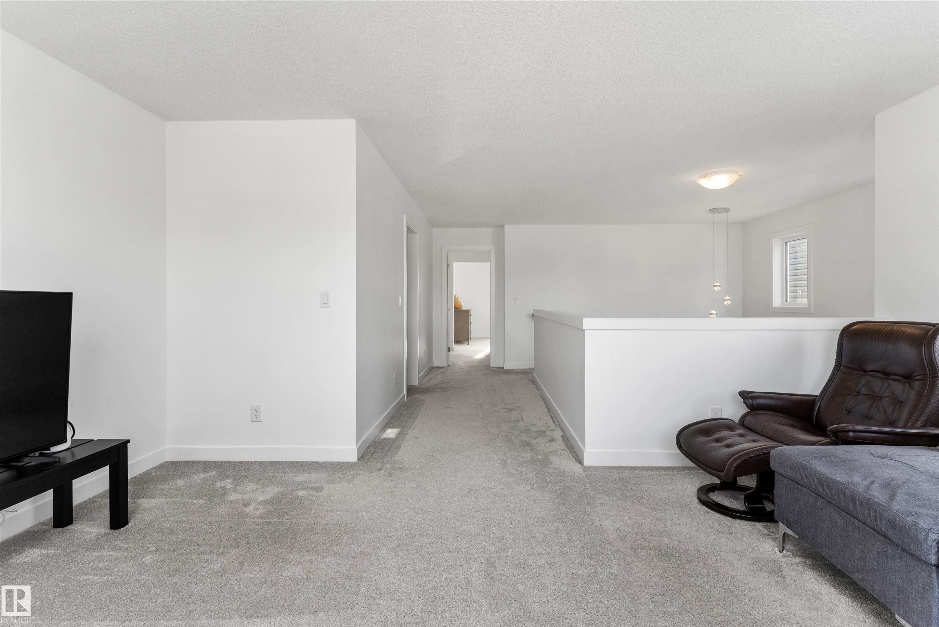 20007 16 Avenue, Edmonton, AB - Indoor