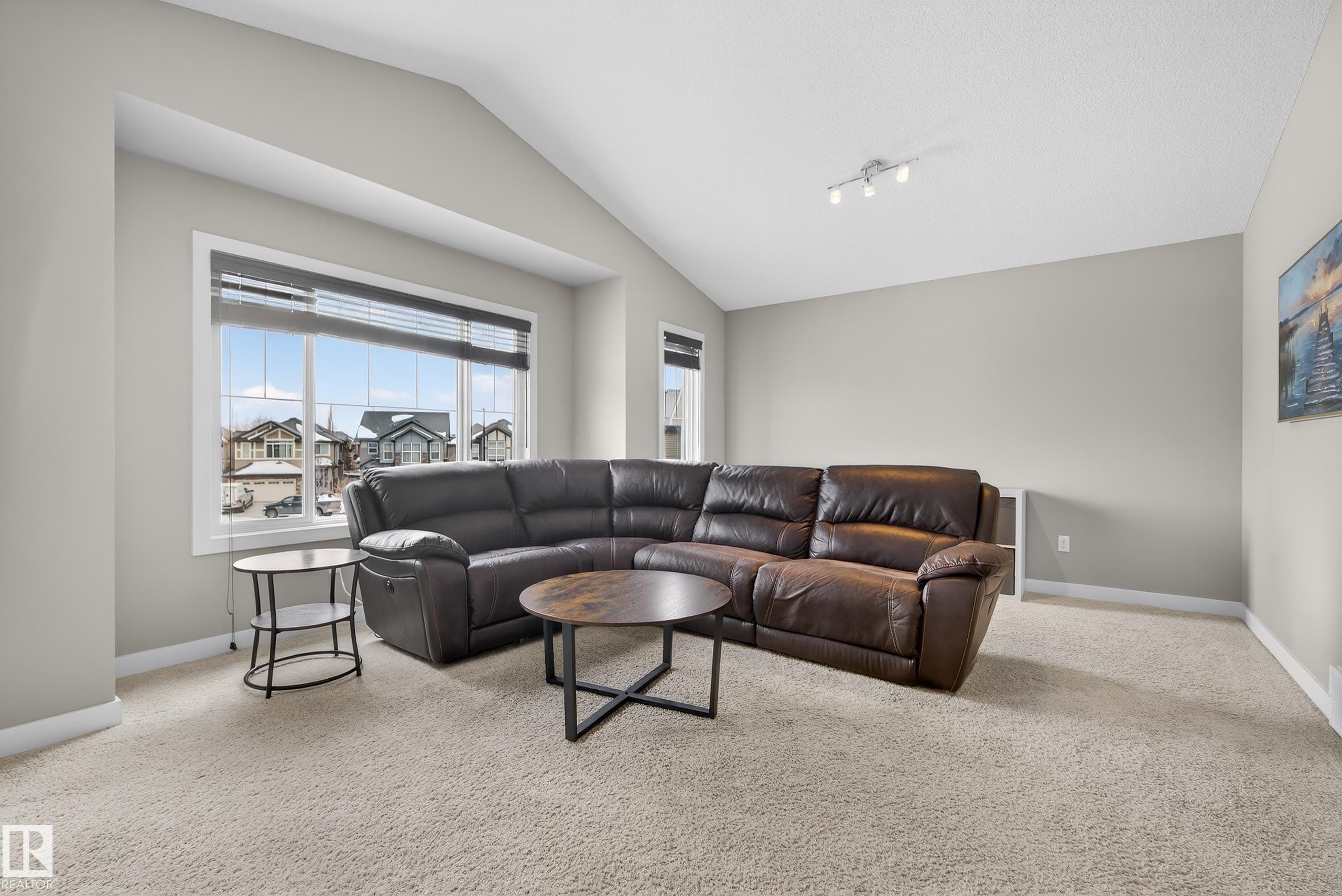 3333 West Court, Edmonton, AB - Indoor Photo Showing Living Room