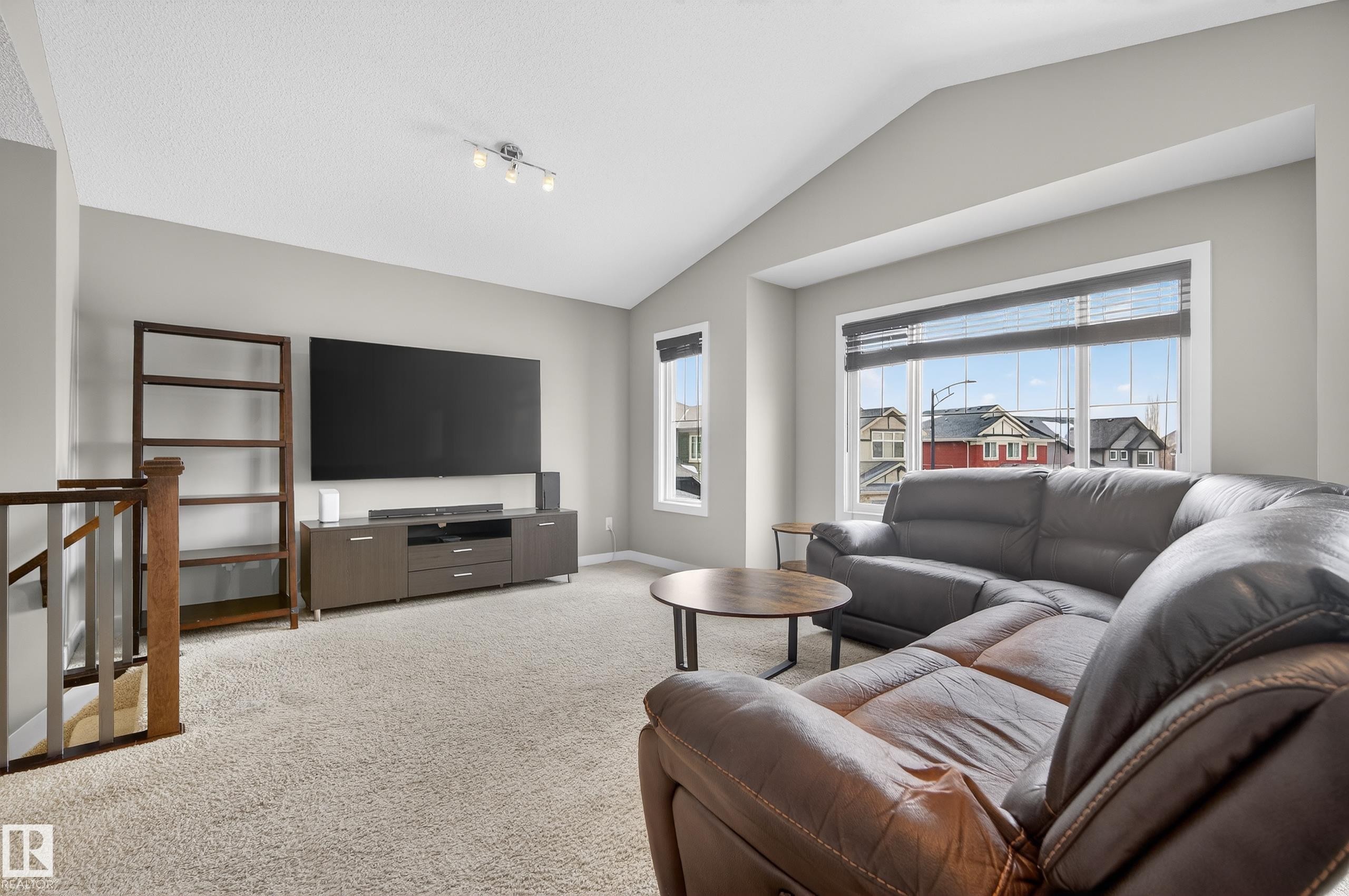 3333 West Court, Edmonton, AB - Indoor Photo Showing Living Room