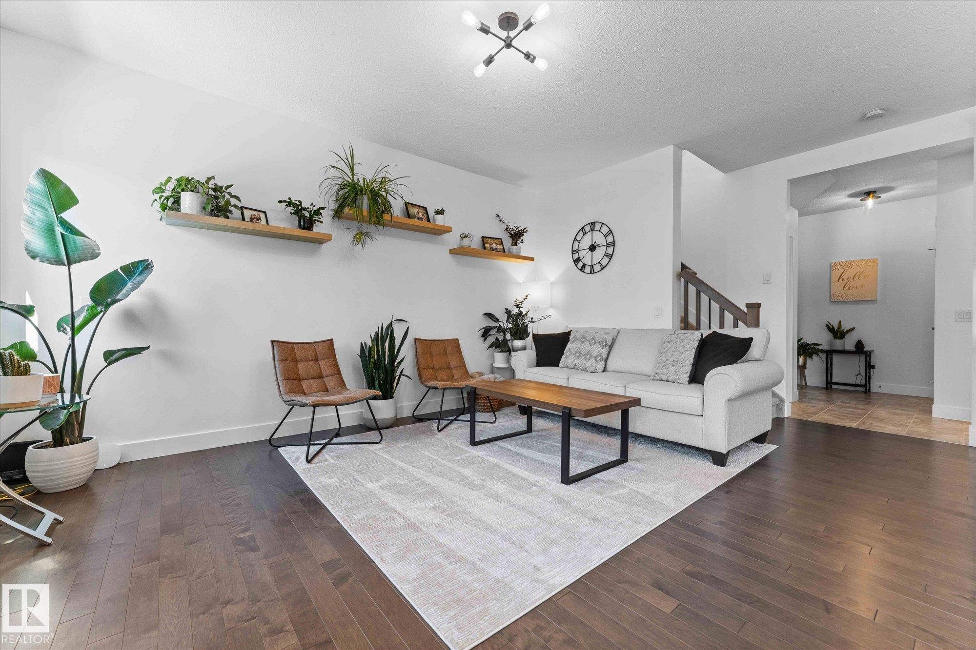 5432 Allbright Square, Edmonton, AB - Indoor Photo Showing Living Room