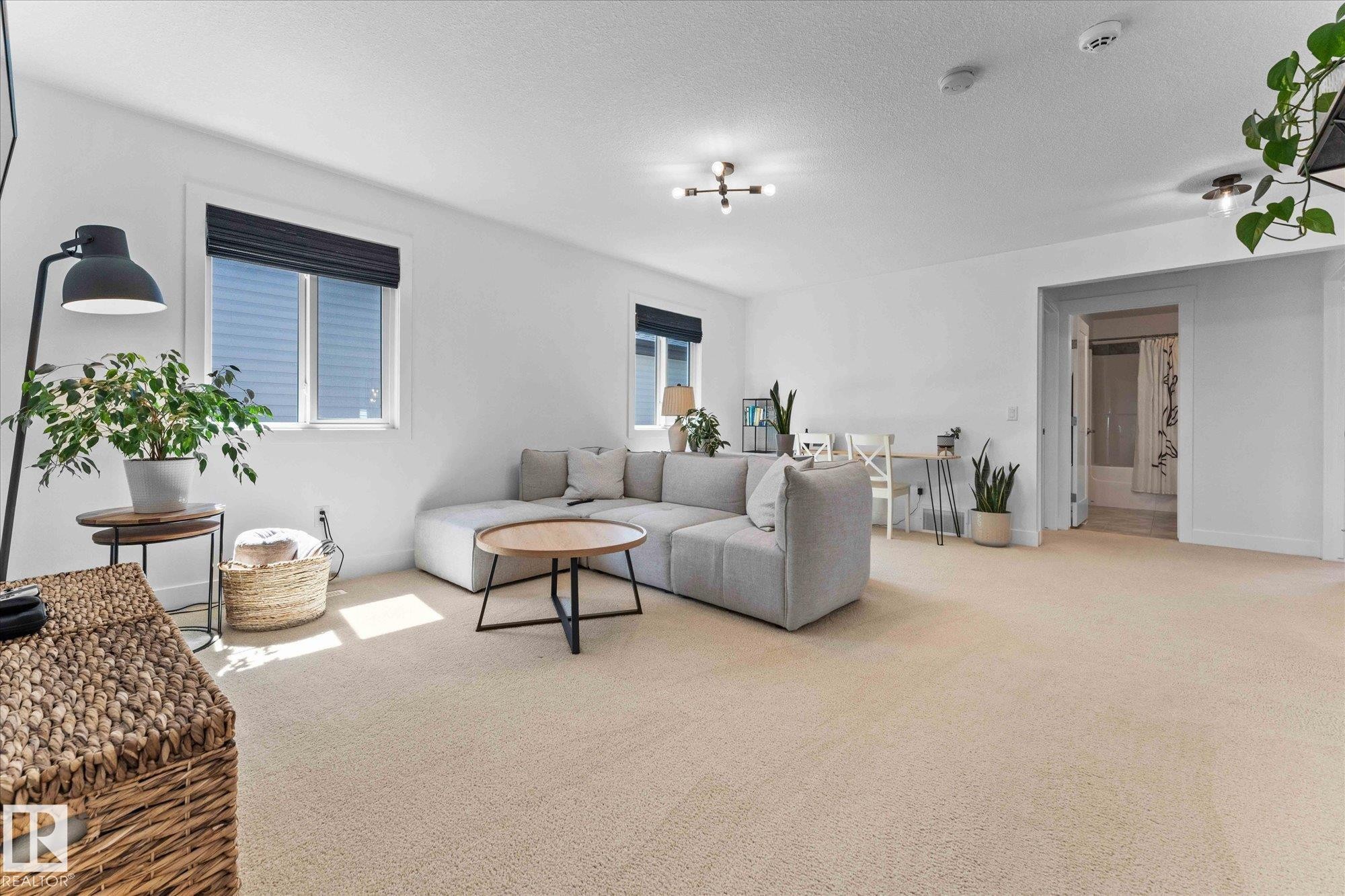 5432 Allbright Square, Edmonton, AB - Indoor