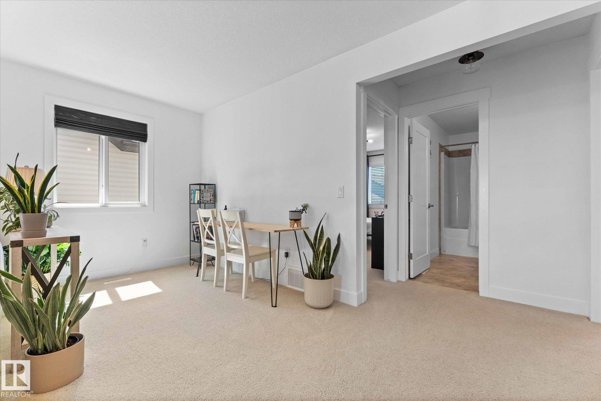 5432 Allbright Square, Edmonton, AB - Indoor