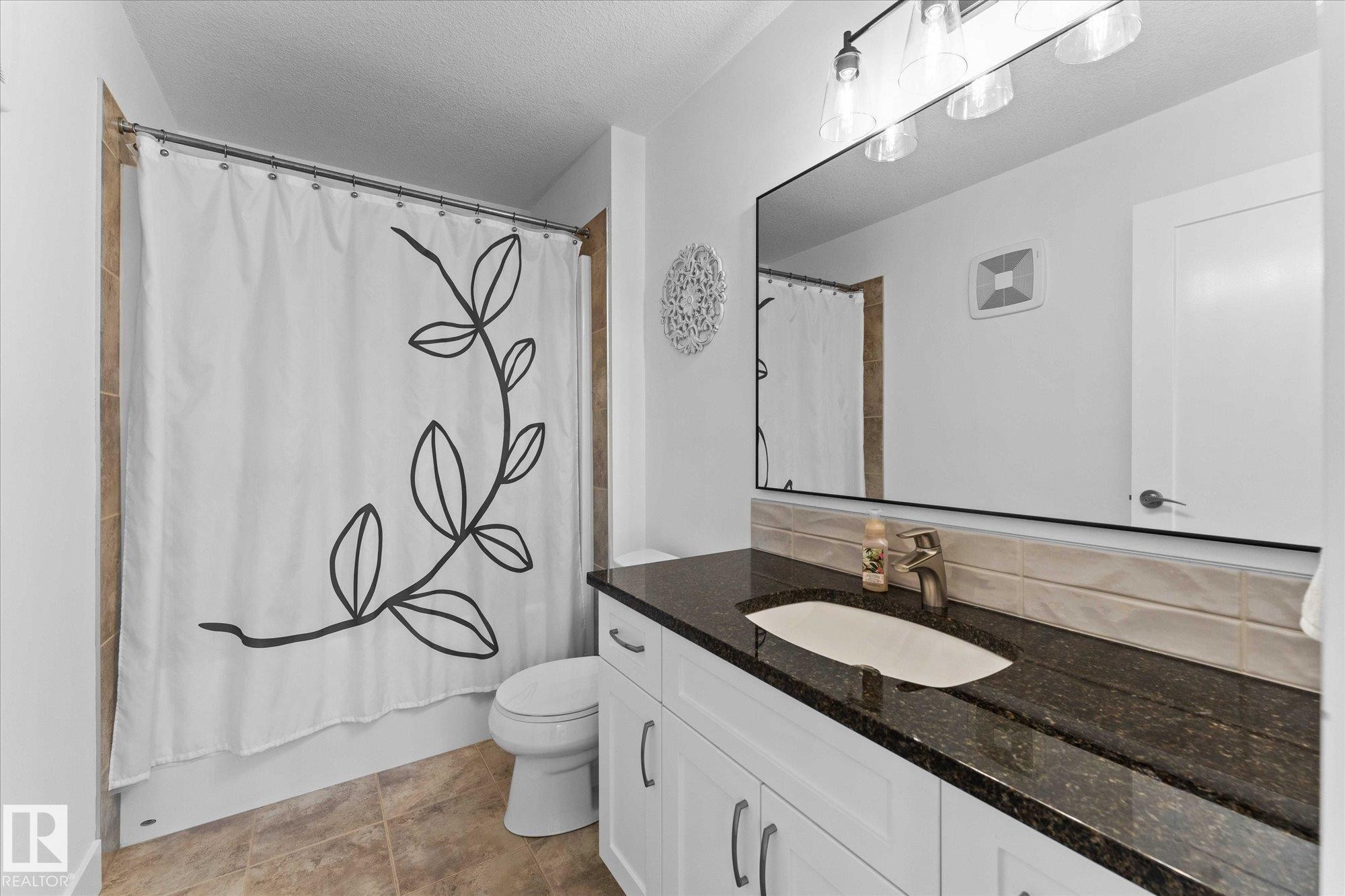 5432 Allbright Square, Edmonton, AB - Indoor Photo Showing Bathroom