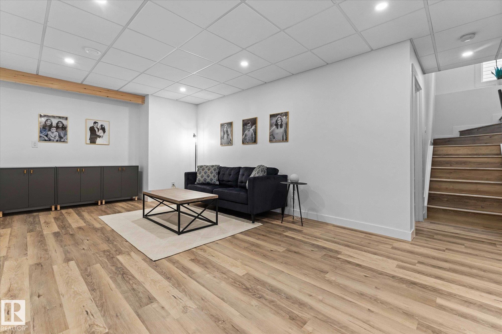 5432 Allbright Square, Edmonton, AB - Indoor