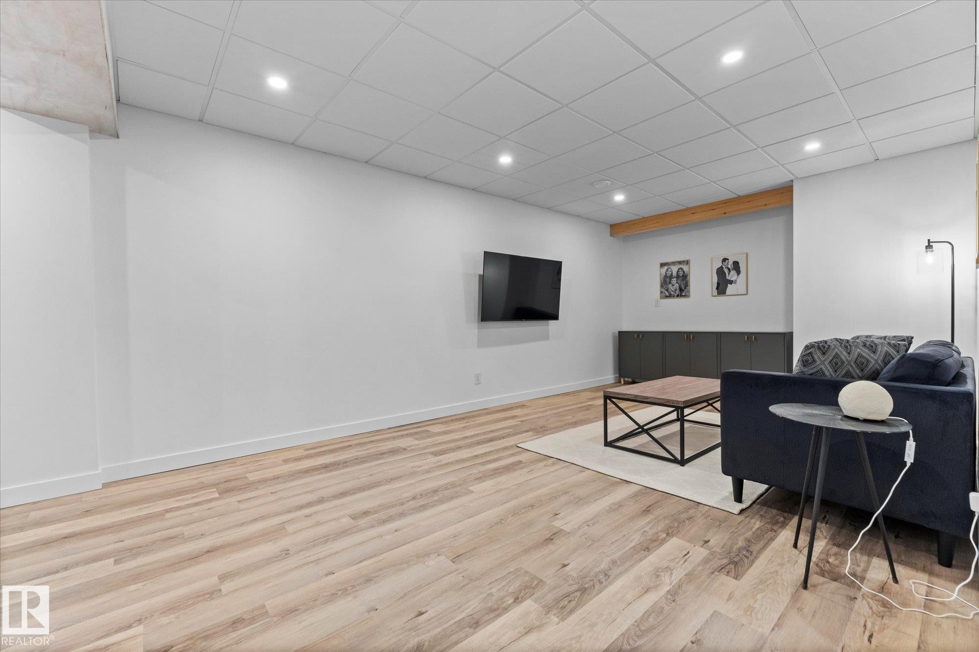 5432 Allbright Square, Edmonton, AB - Indoor