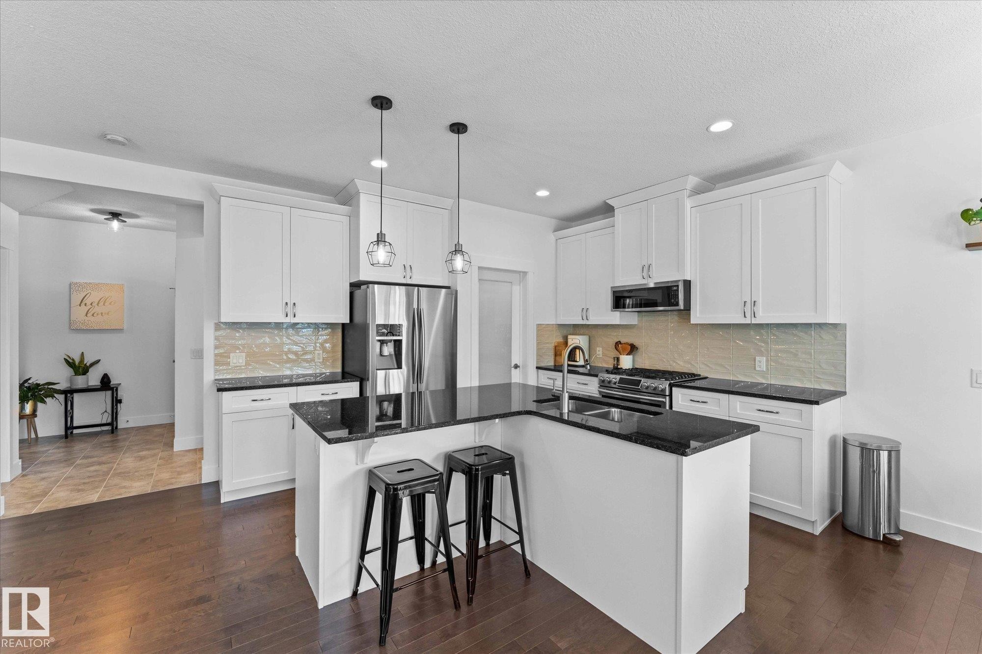 5432 Allbright Square, Edmonton, AB - Indoor Photo Showing Kitchen With Stainless Steel Kitchen With Upgraded Kitchen