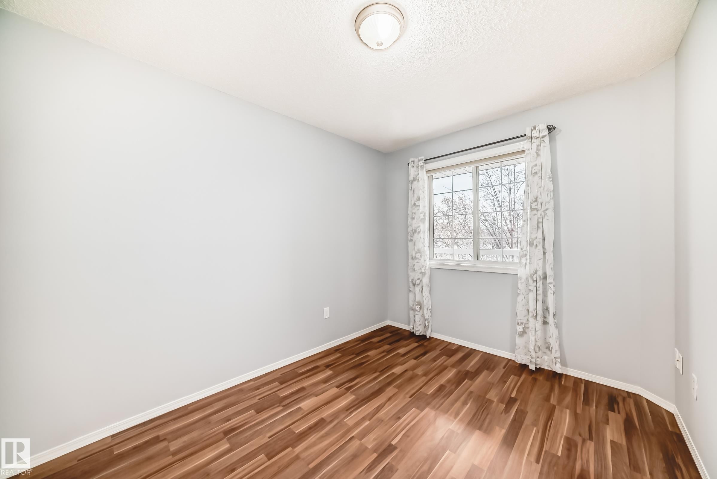 302 13450 114 Avenue, Edmonton, AB - Indoor Photo Showing Other Room