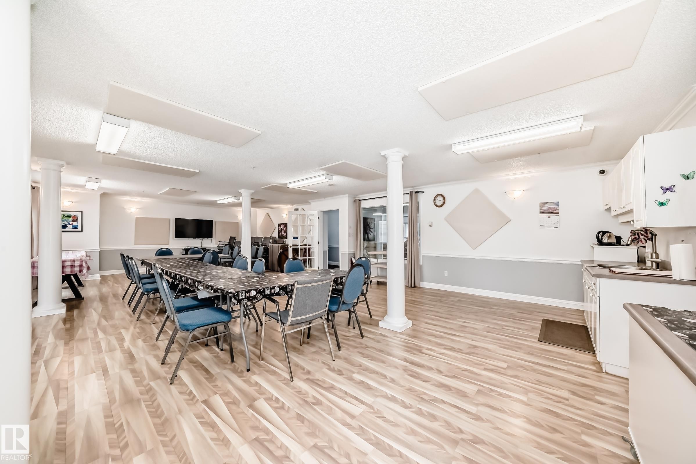 302 13450 114 Avenue, Edmonton, AB - Indoor