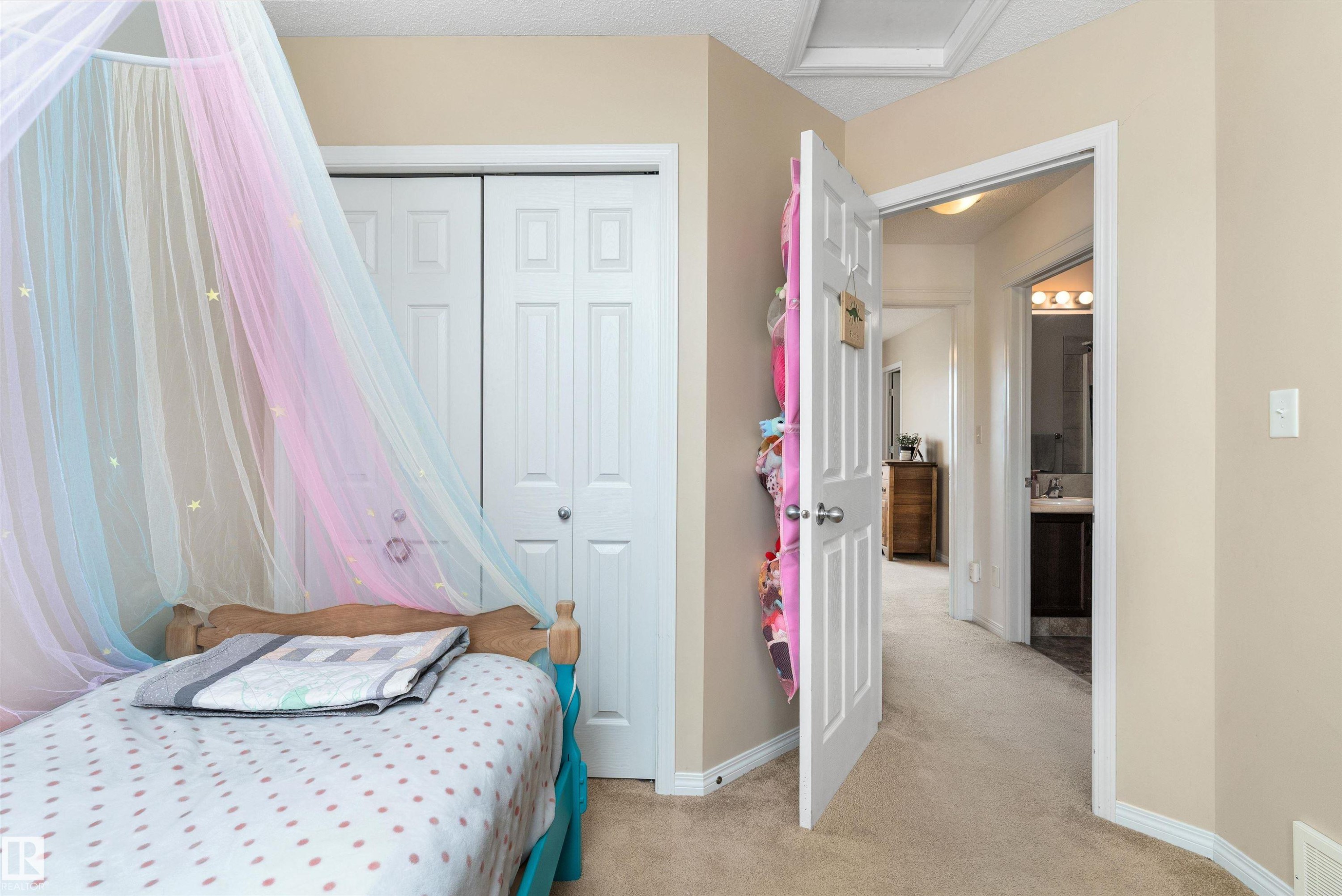 419 Songhurst Place, Leduc, AB - Indoor Photo Showing Bedroom