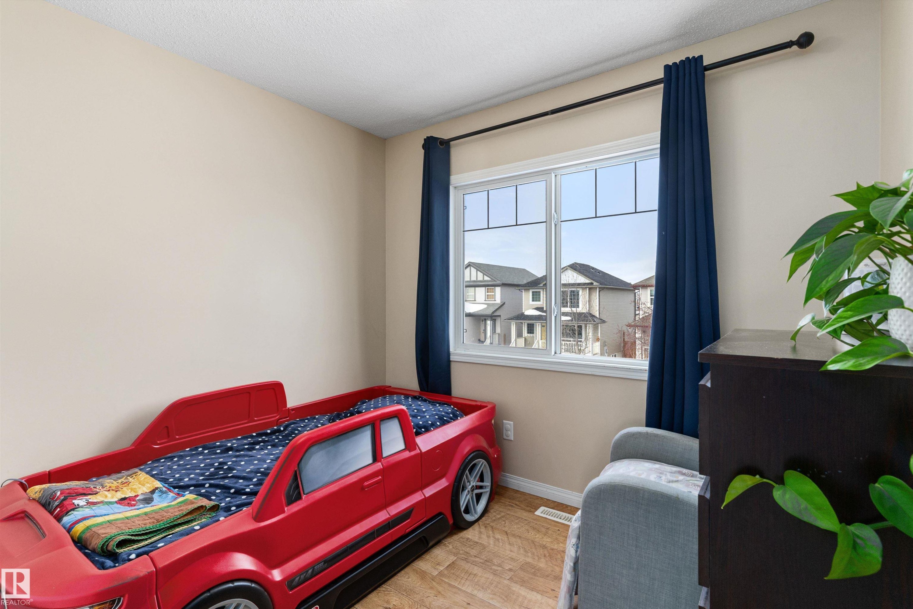 419 Songhurst Place, Leduc, AB - Indoor Photo Showing Bedroom