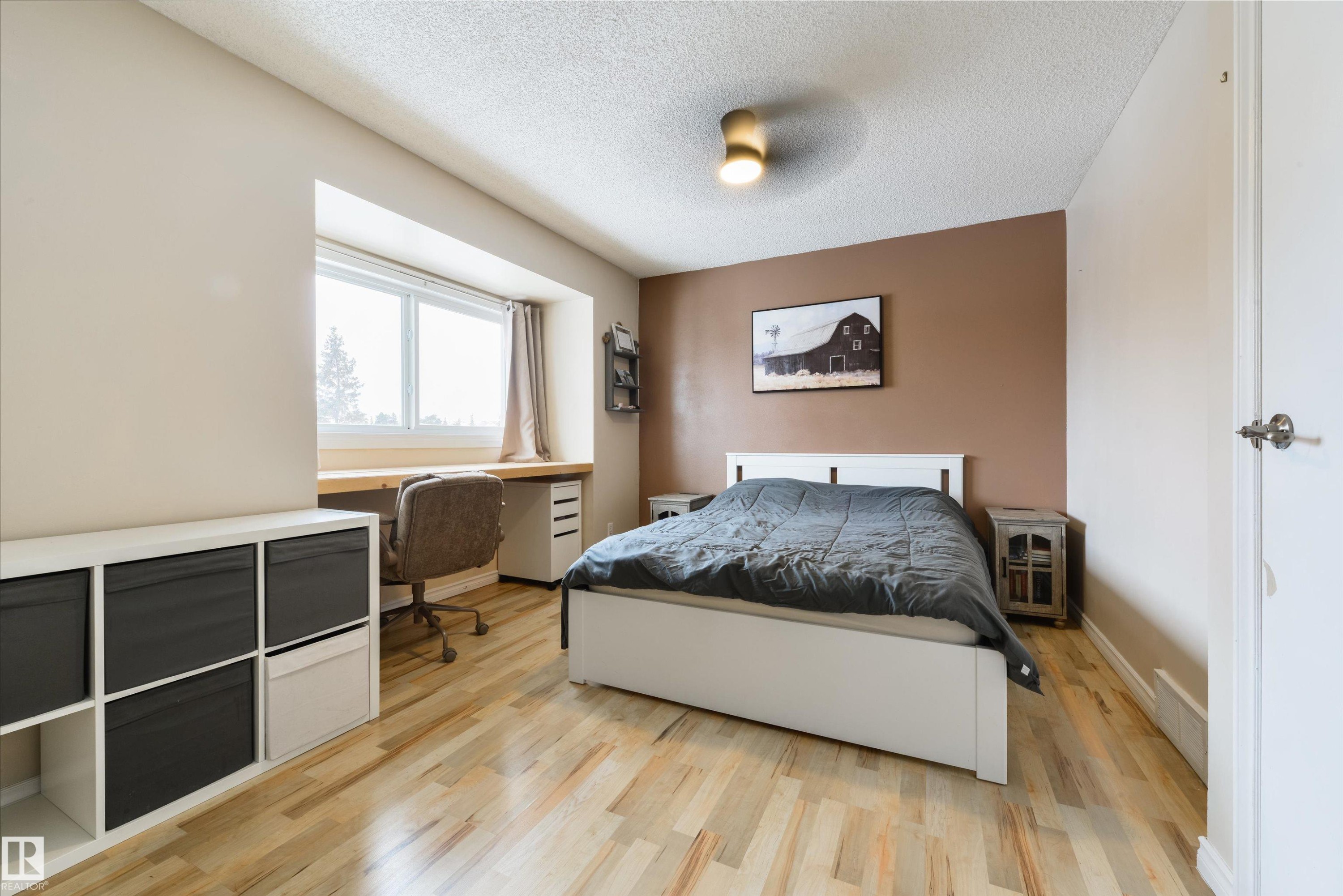 123 5 Aberdeen Way, Stony Plain, AB - Indoor Photo Showing Bedroom