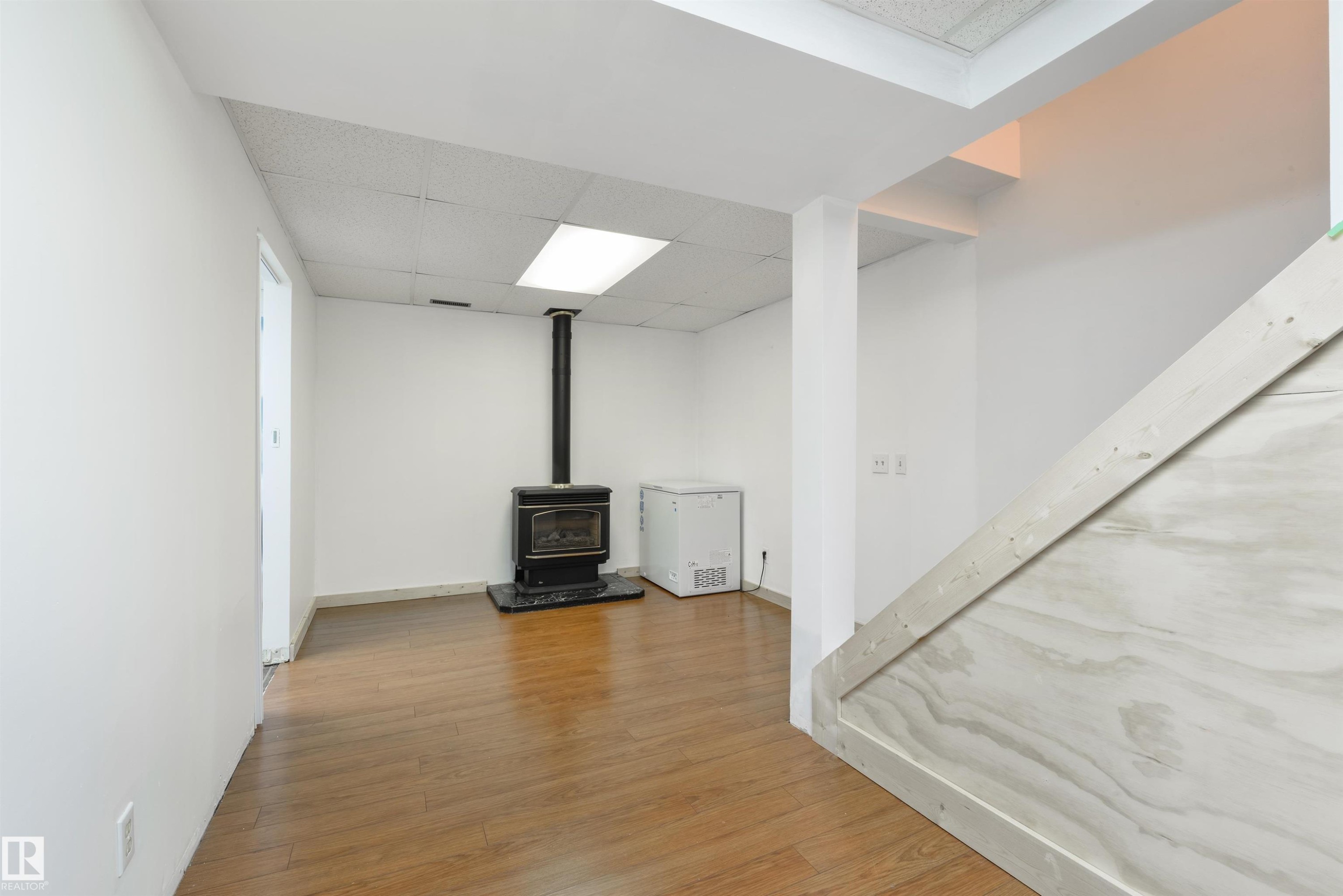 123 5 Aberdeen Way, Stony Plain, AB - Indoor