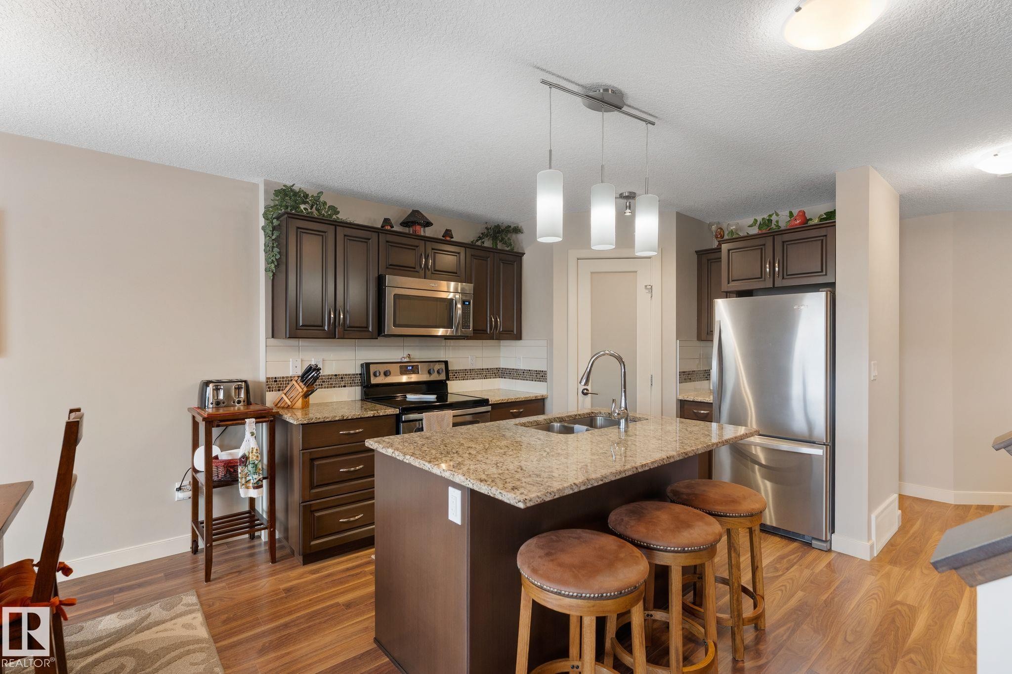 5 Hammett Gate, Spruce Grove, AB - Indoor Photo Showing Kitchen With Stainless Steel Kitchen With Upgraded Kitchen