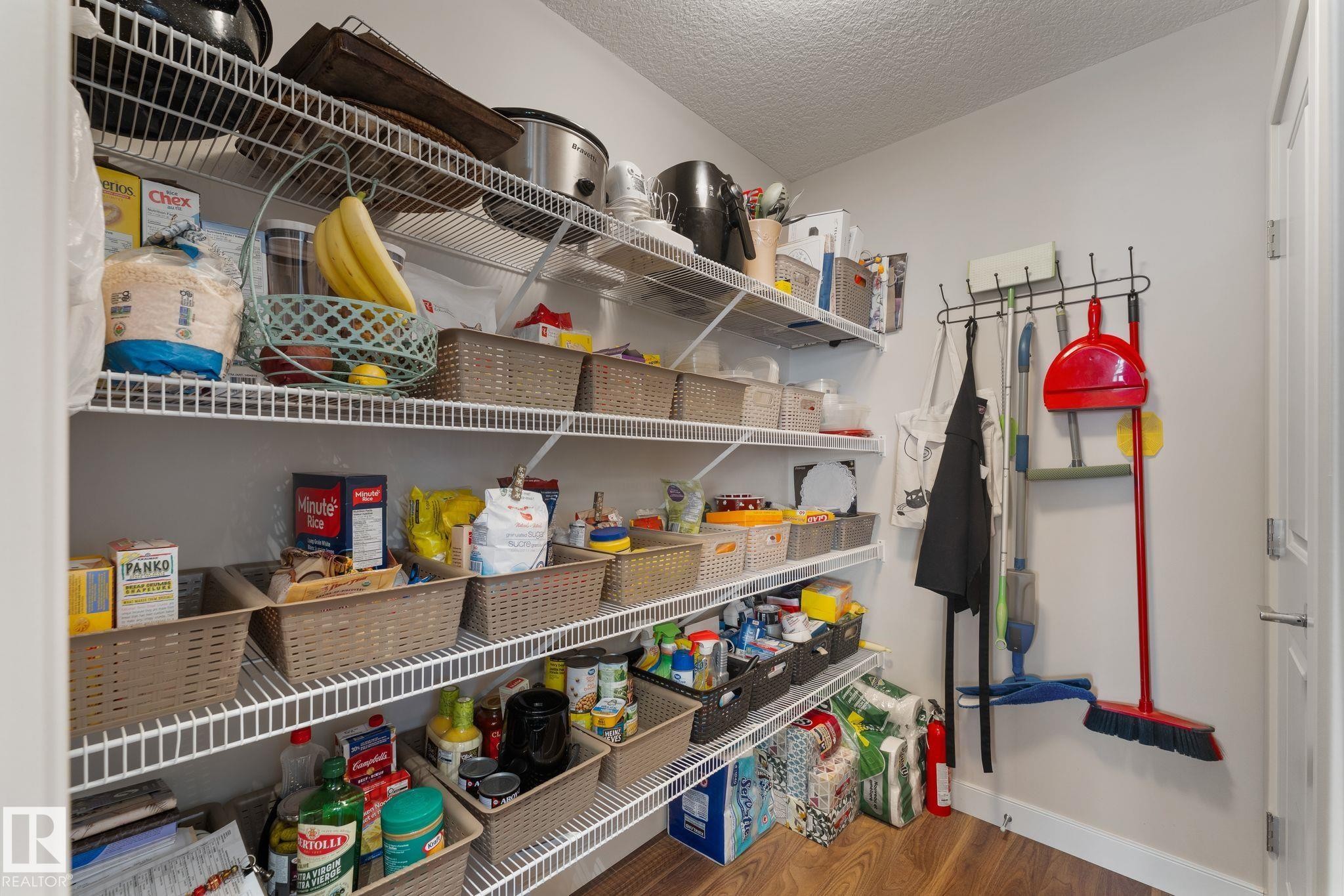 5 Hammett Gate, Spruce Grove, AB - Indoor With Storage