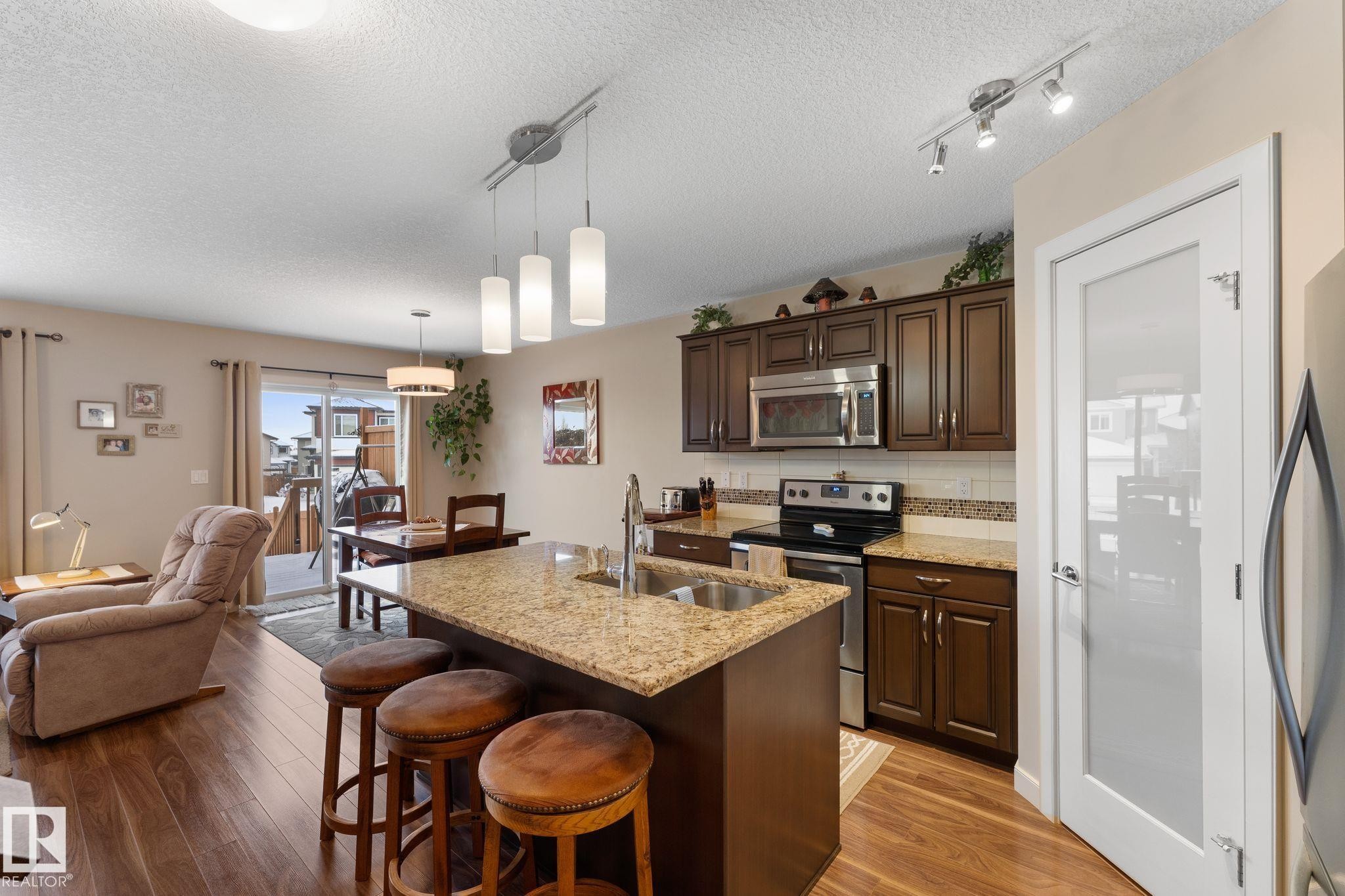 5 Hammett Gate, Spruce Grove, AB - Indoor Photo Showing Kitchen With Double Sink