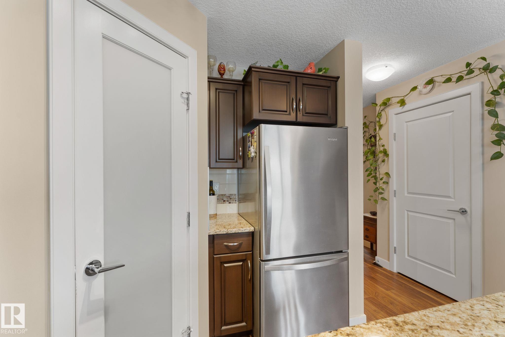 5 Hammett Gate, Spruce Grove, AB - Indoor Photo Showing Kitchen