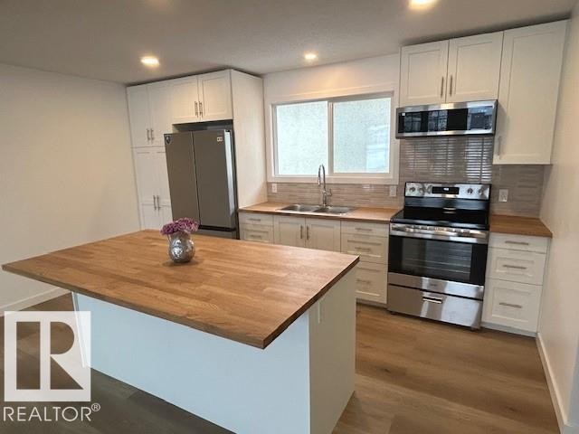 36 Prince Drive, Lamont, AB - Indoor Photo Showing Kitchen With Double Sink