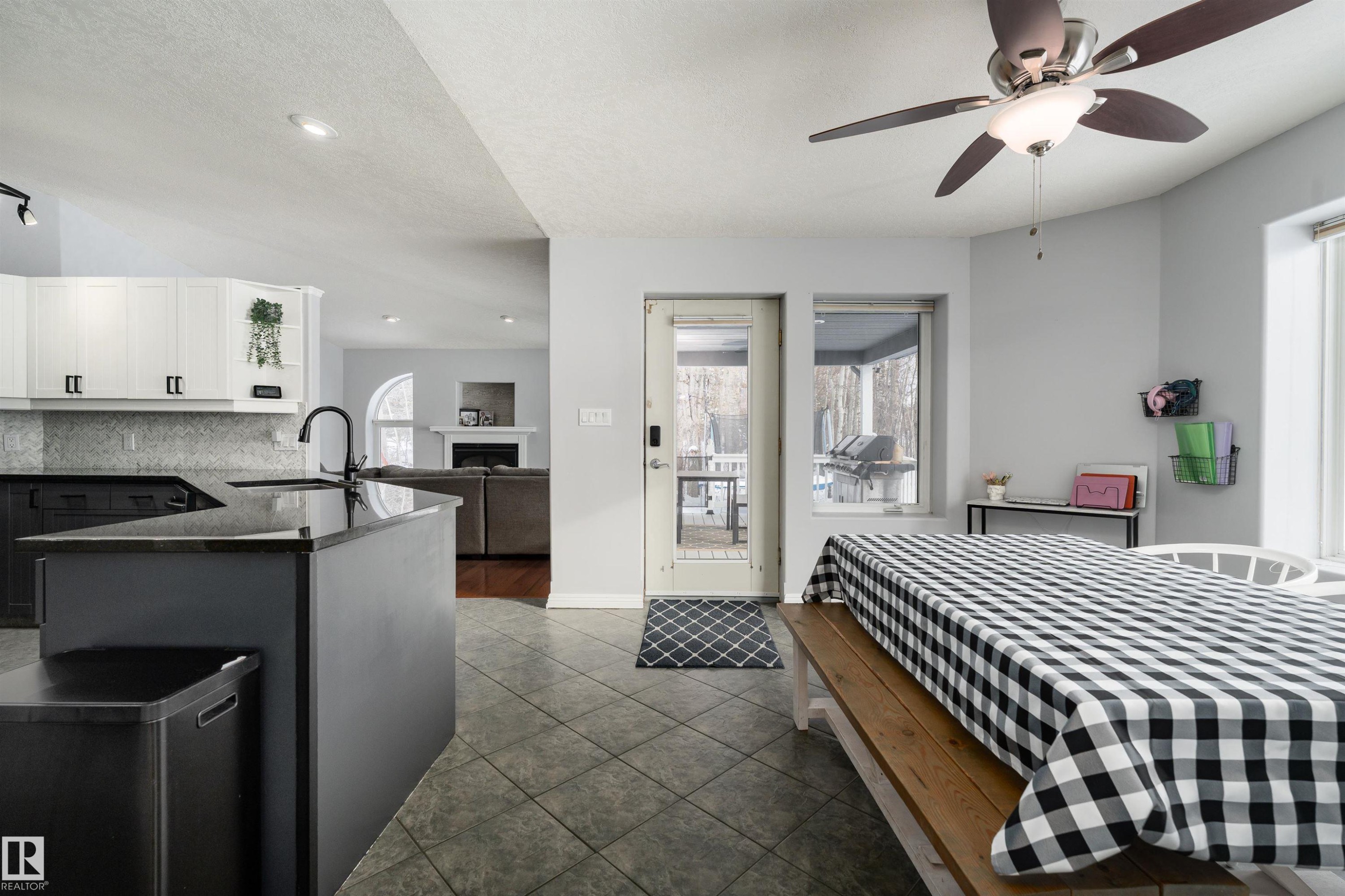 21 Power Drive, Rural Lac Ste. Anne County, AB - Indoor