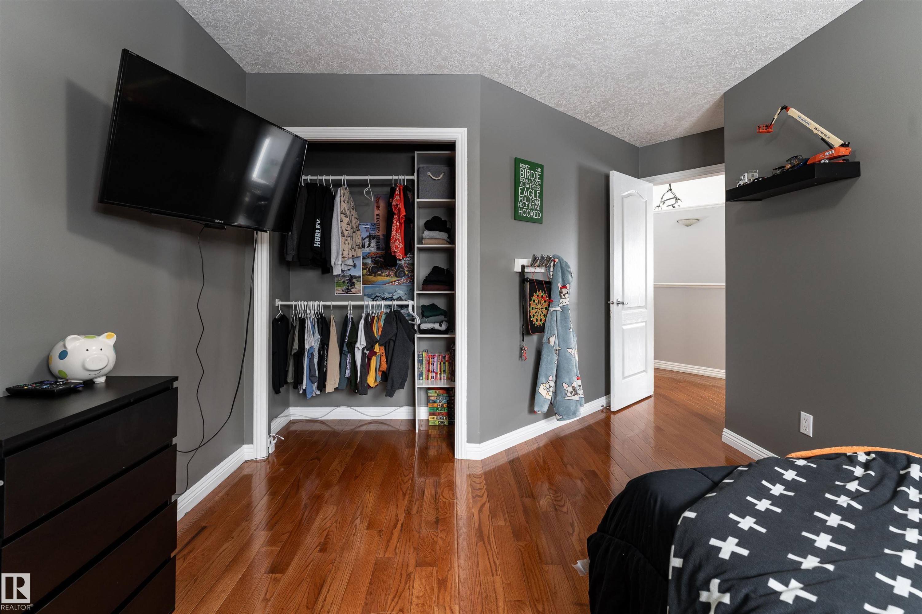 21 Power Drive, Rural Lac Ste. Anne County, AB - Indoor Photo Showing Bedroom