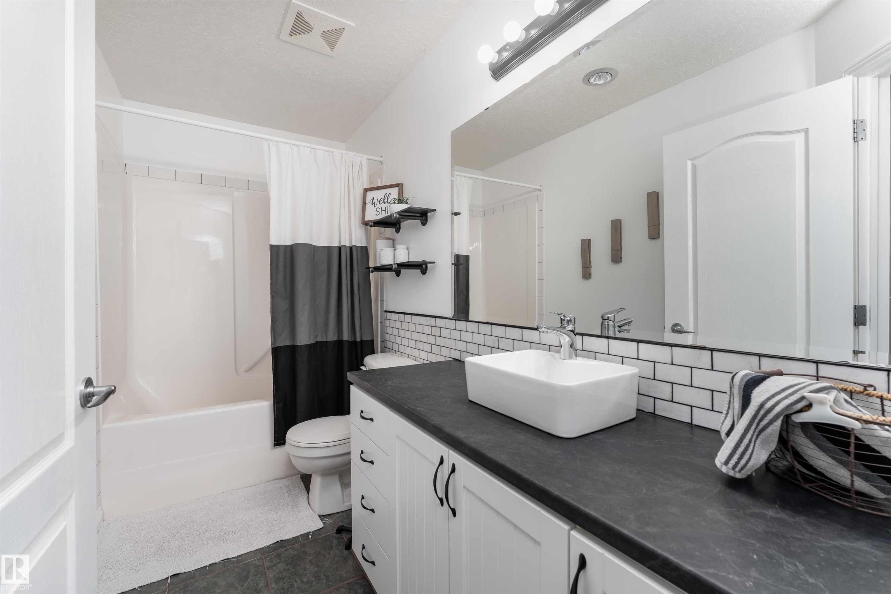 21 Power Drive, Rural Lac Ste. Anne County, AB - Indoor Photo Showing Bathroom