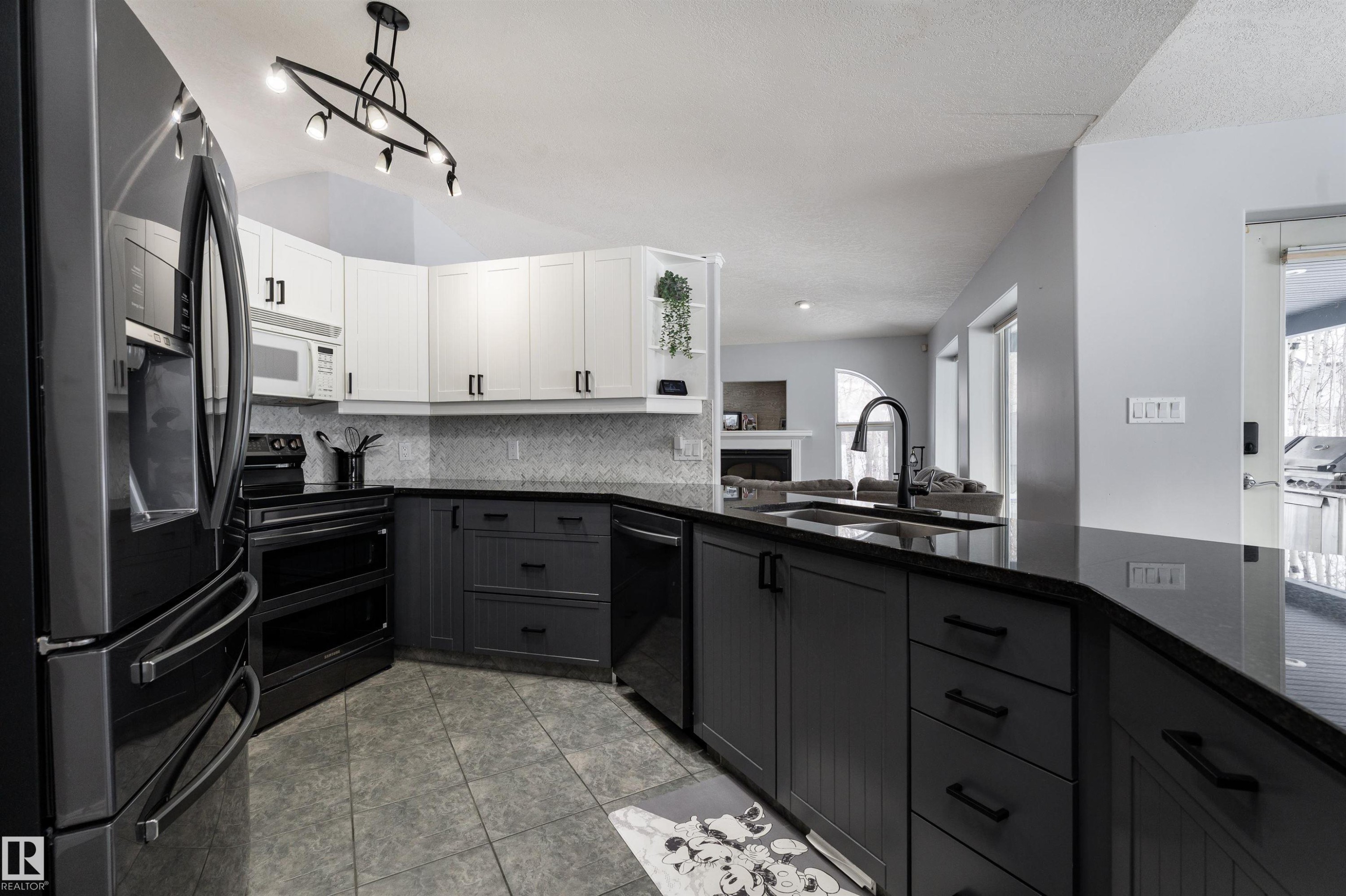21 Power Drive, Rural Lac Ste. Anne County, AB - Indoor Photo Showing Kitchen With Double Sink
