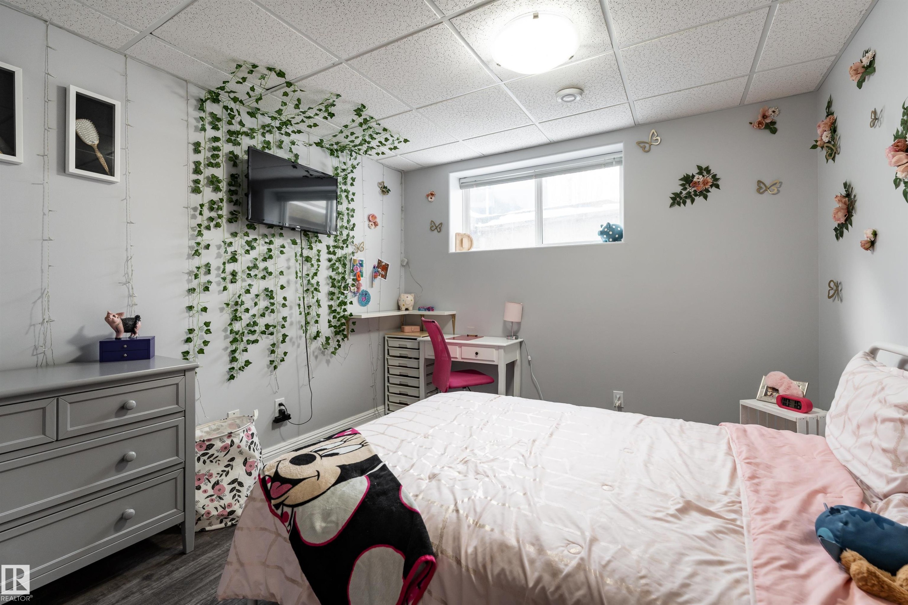 21 Power Drive, Rural Lac Ste. Anne County, AB - Indoor Photo Showing Bedroom