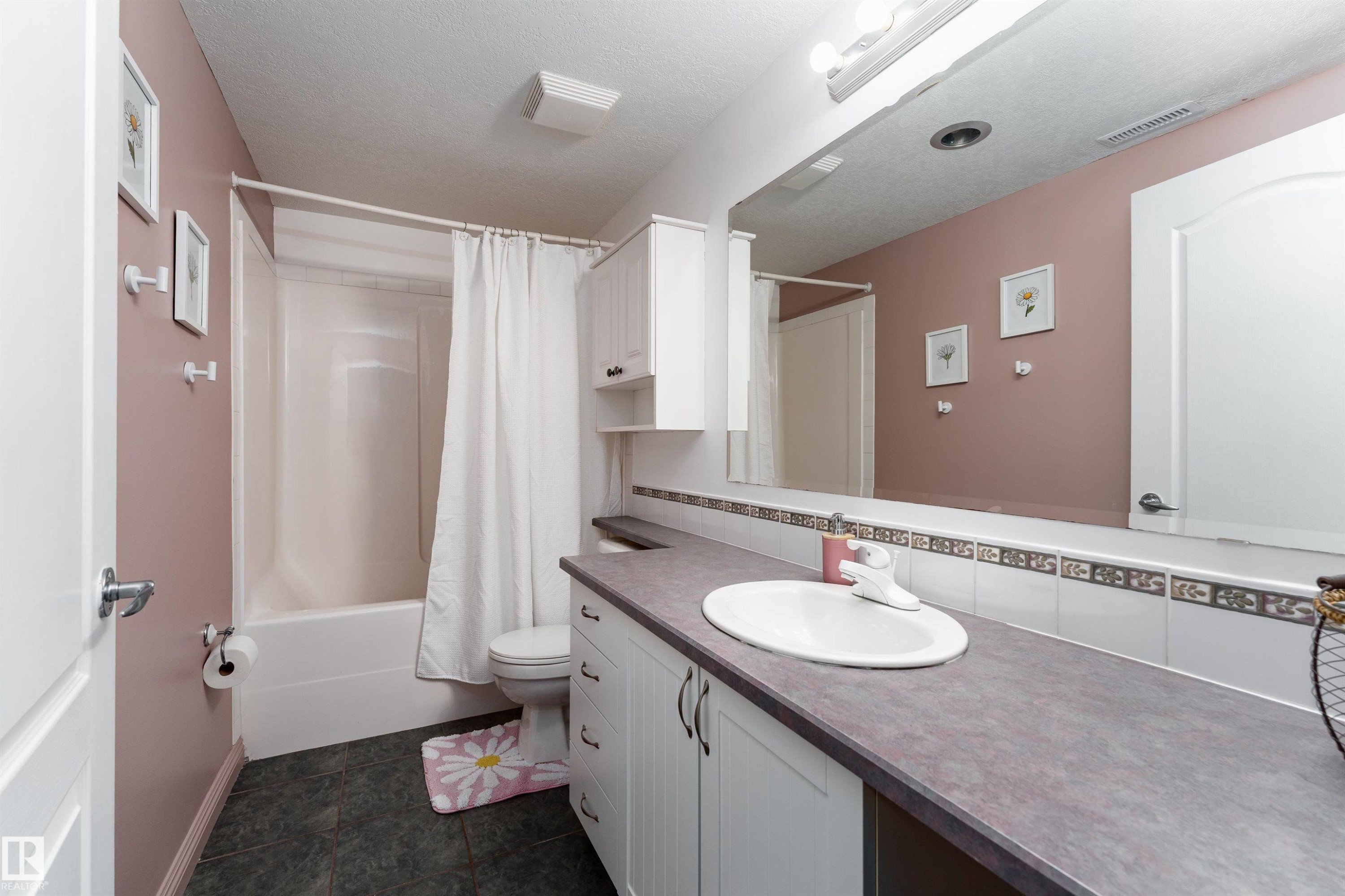 21 Power Drive, Rural Lac Ste. Anne County, AB - Indoor Photo Showing Bathroom
