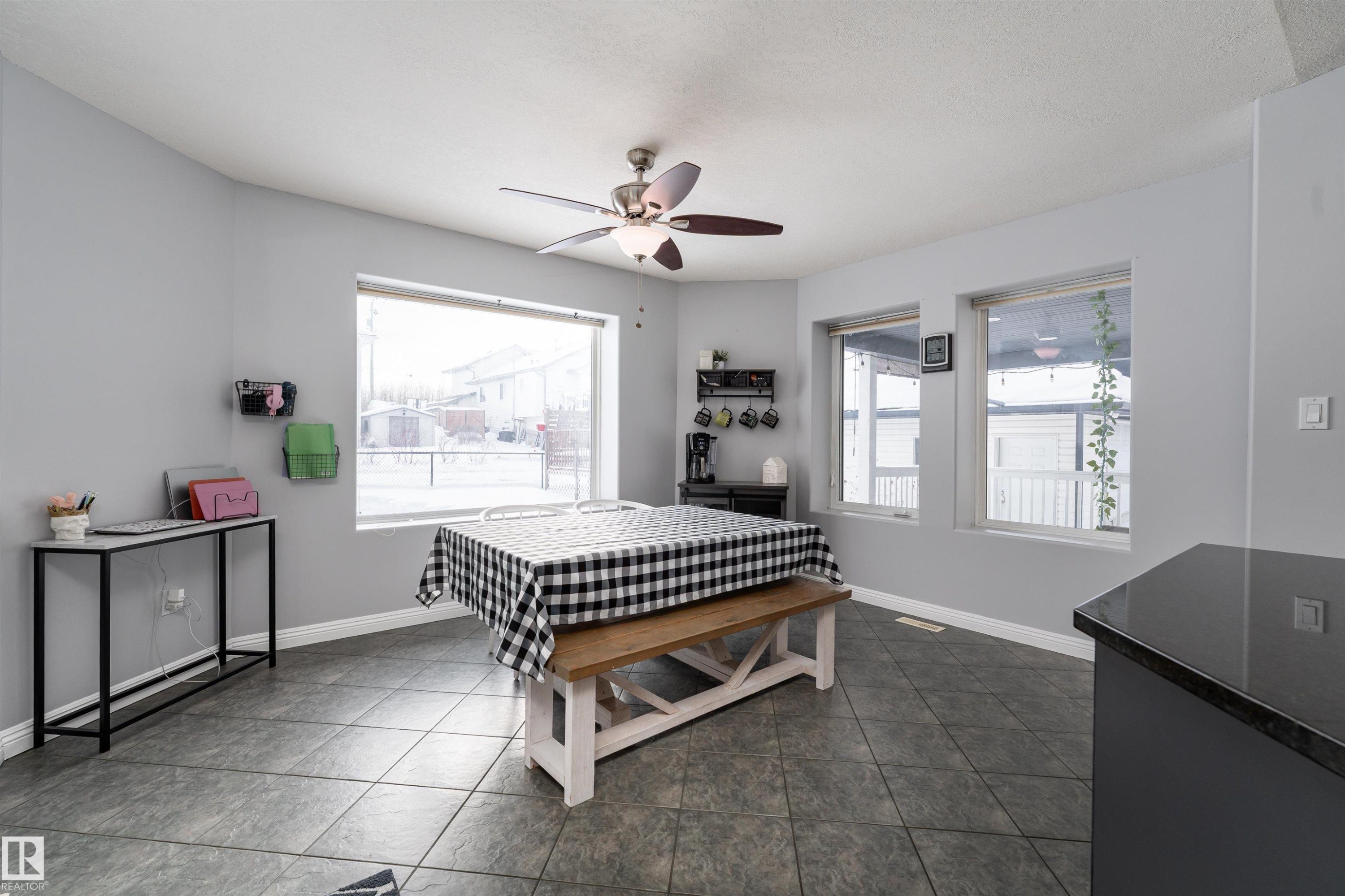 21 Power Drive, Rural Lac Ste. Anne County, AB - Indoor Photo Showing Bedroom