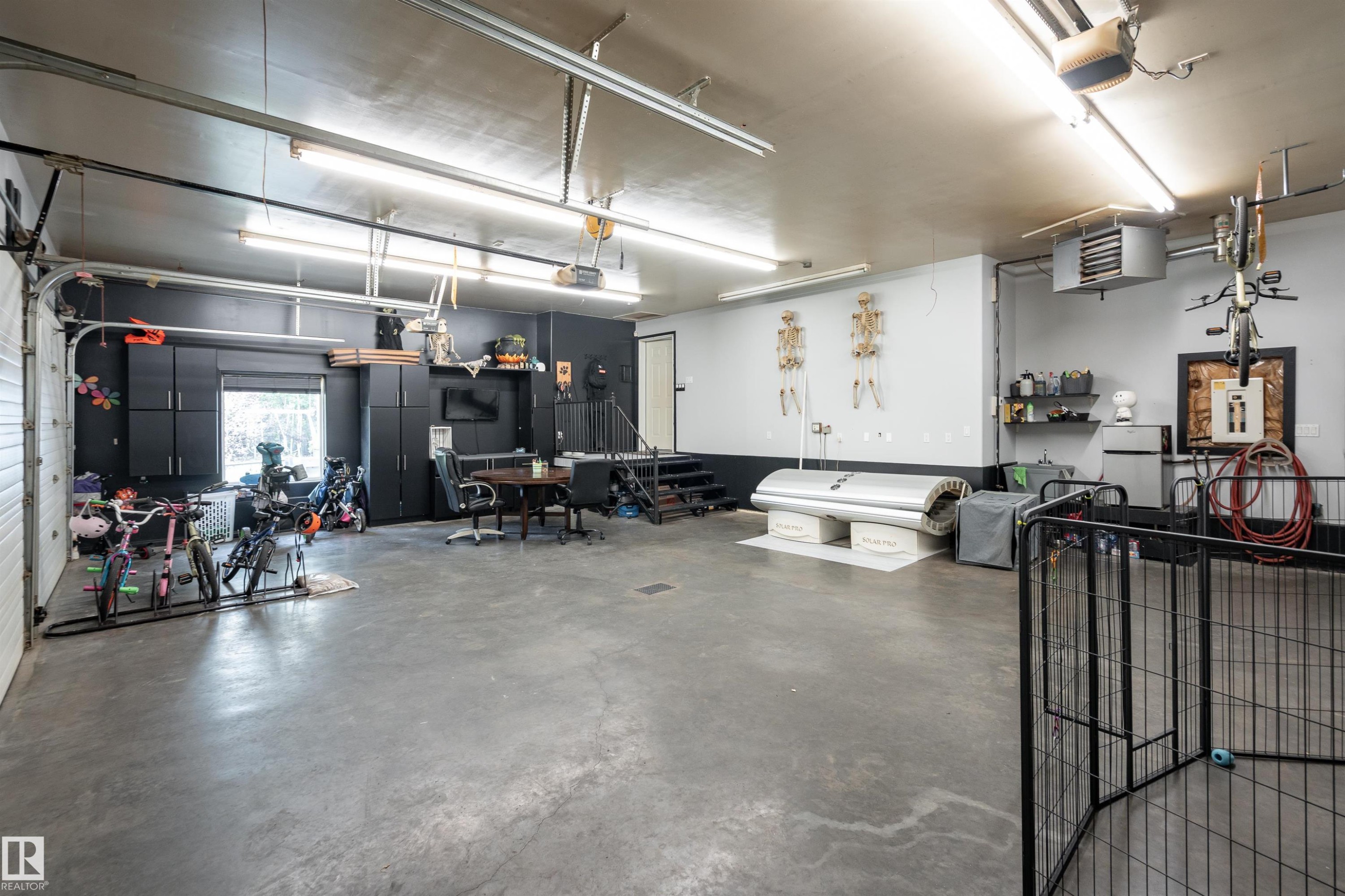21 Power Drive, Rural Lac Ste. Anne County, AB - Indoor Photo Showing Garage
