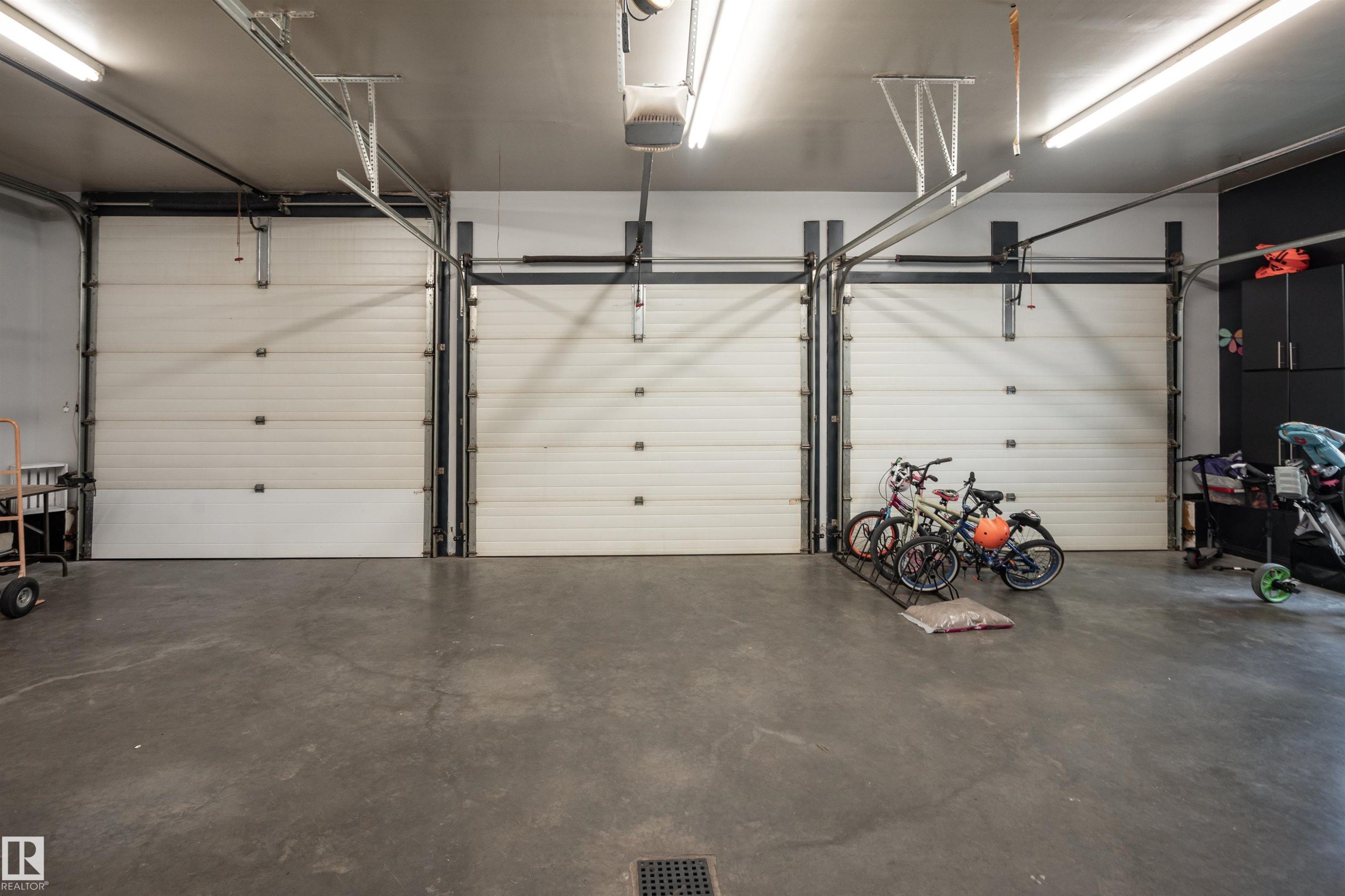 21 Power Drive, Rural Lac Ste. Anne County, AB - Indoor Photo Showing Garage
