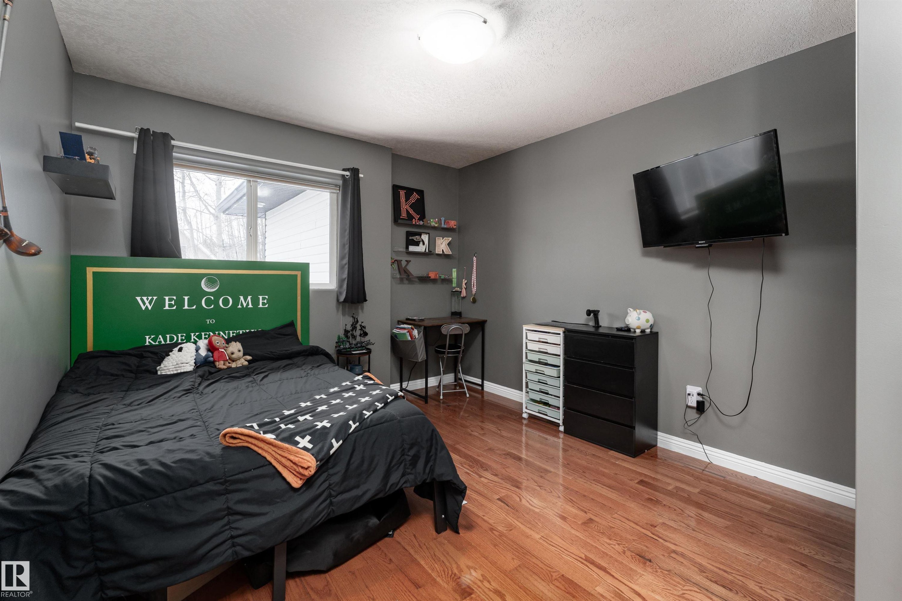 21 Power Drive, Rural Lac Ste. Anne County, AB - Indoor Photo Showing Bedroom