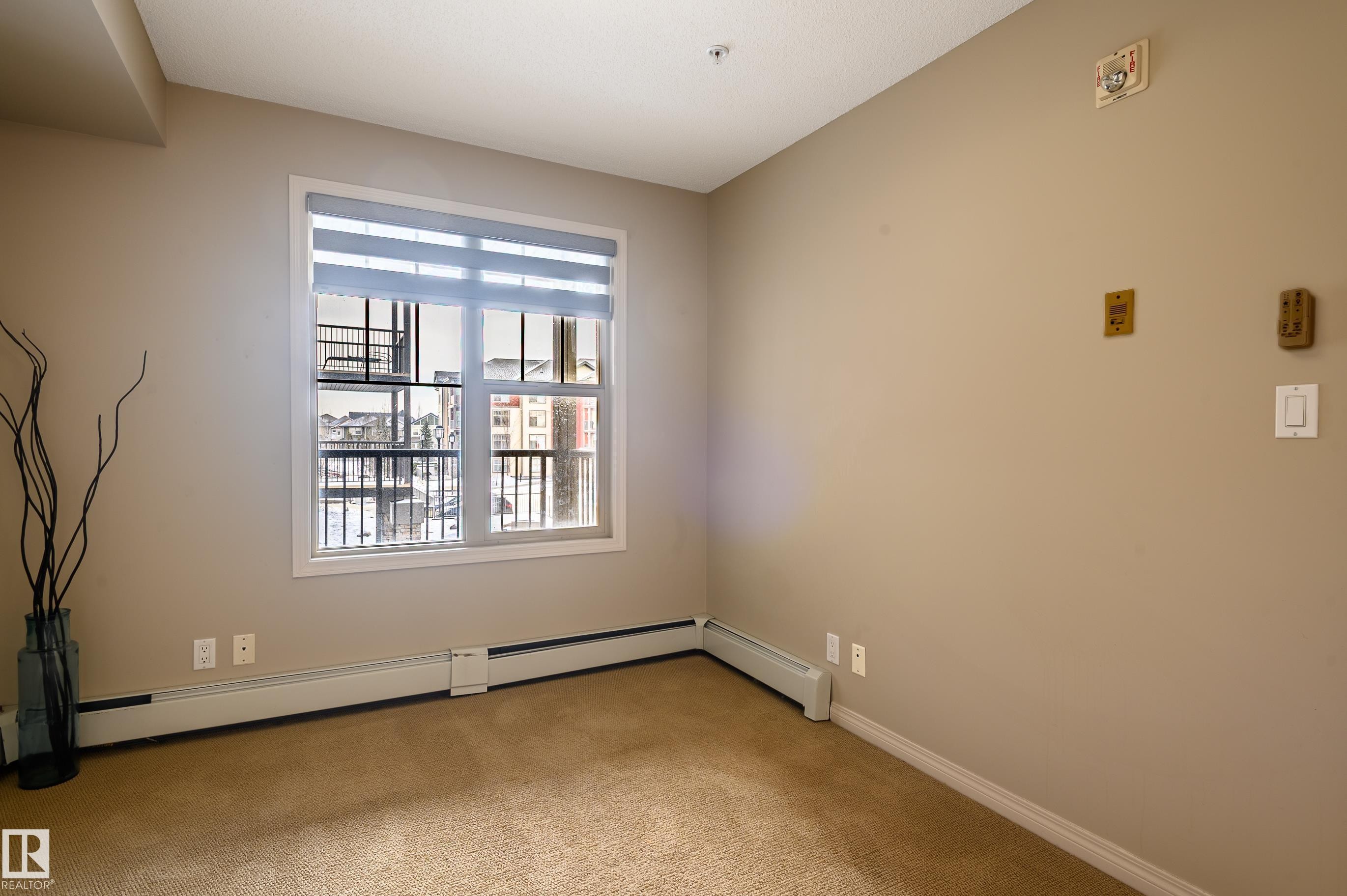 213 105 Ambleside Drive, Edmonton, AB - Indoor Photo Showing Other Room