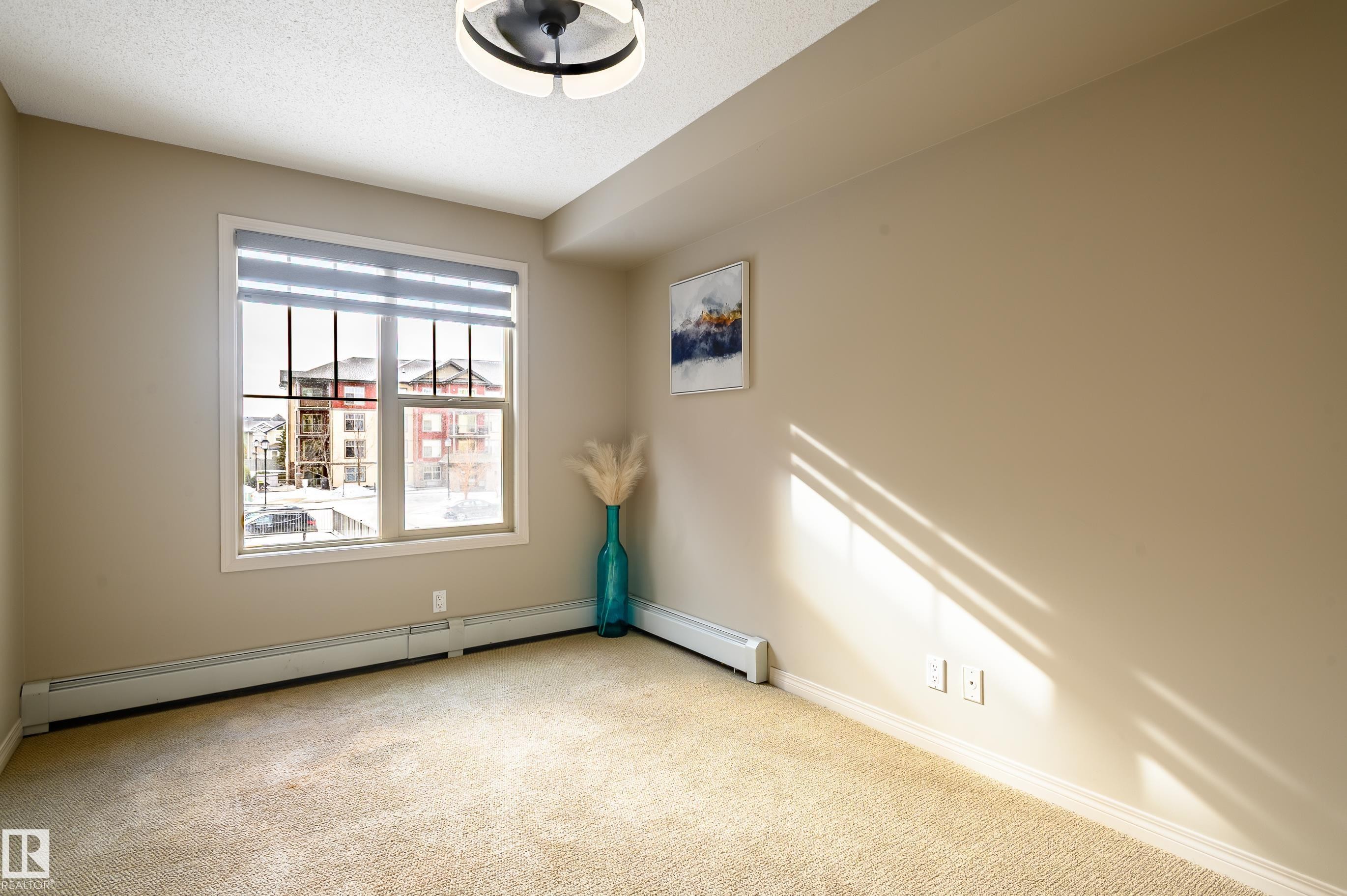 213 105 Ambleside Drive, Edmonton, AB - Indoor Photo Showing Other Room