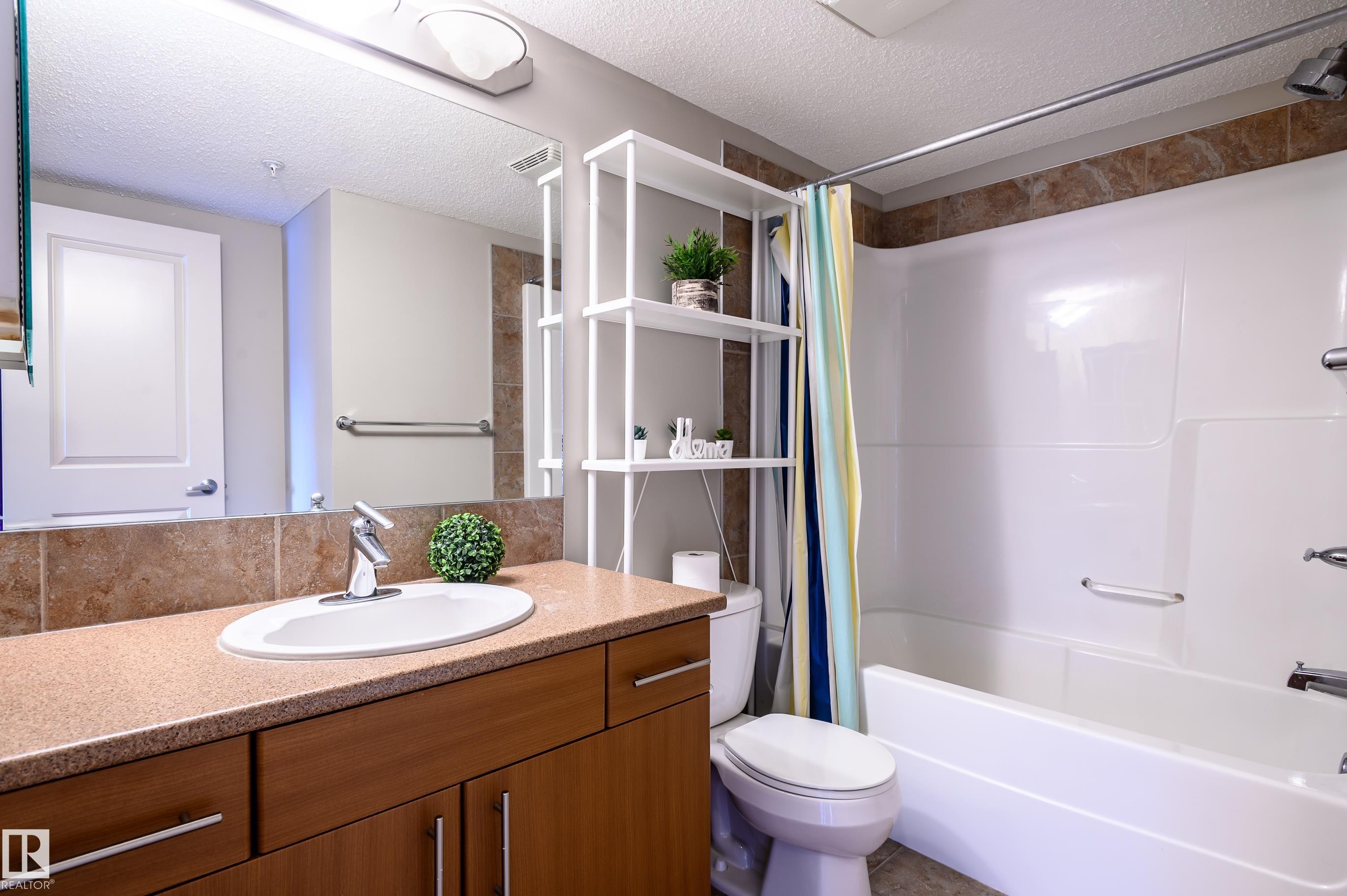 213 105 Ambleside Drive, Edmonton, AB - Indoor Photo Showing Bathroom