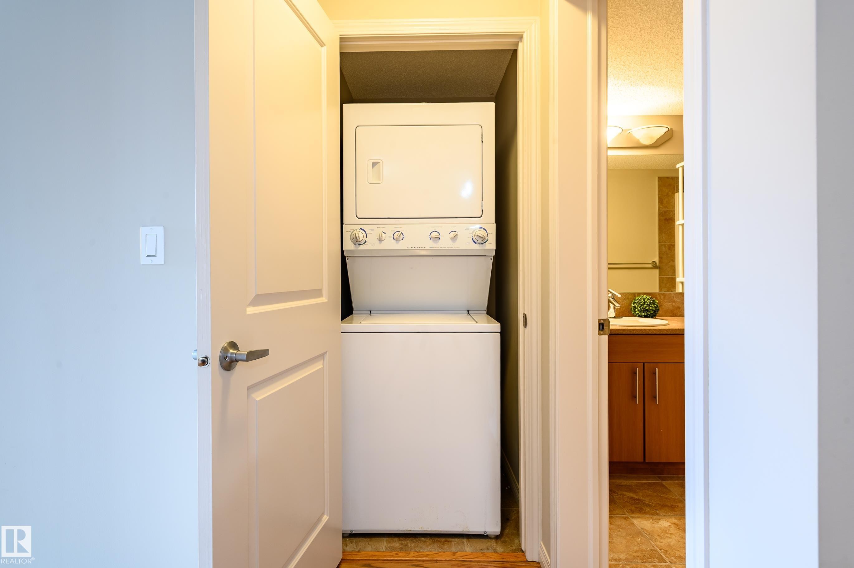213 105 Ambleside Drive, Edmonton, AB - Indoor Photo Showing Laundry Room